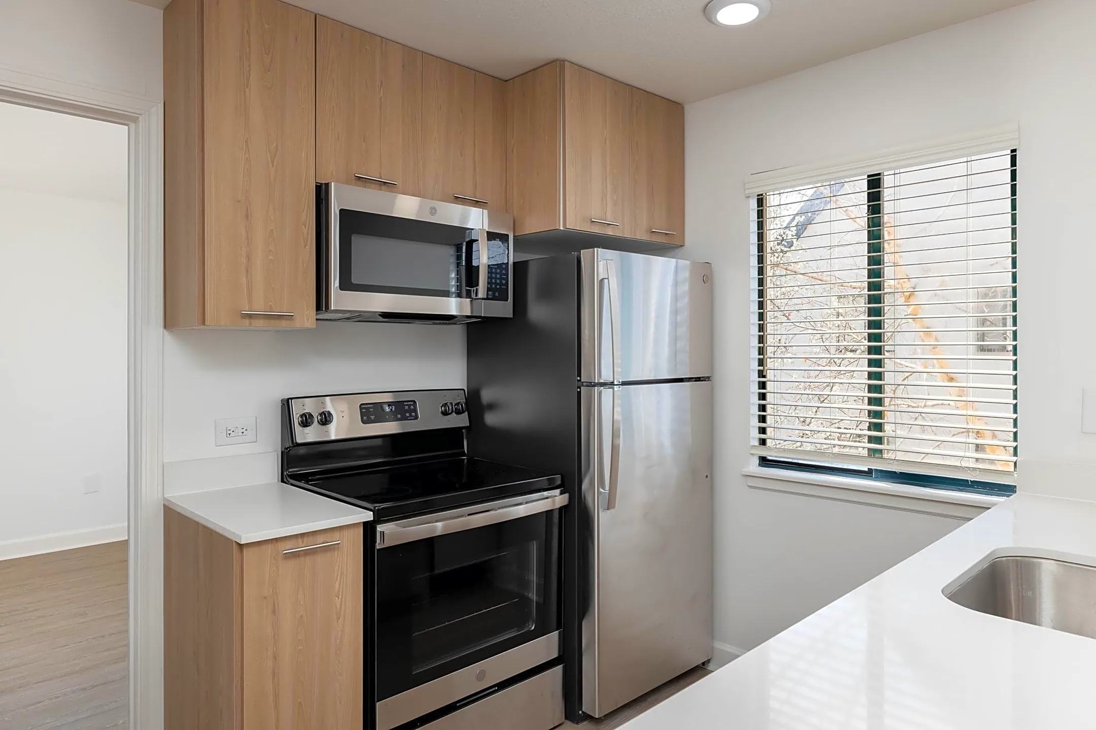 Kitchen - AVIA Apartments At College Boulevard - Overland Park, KS