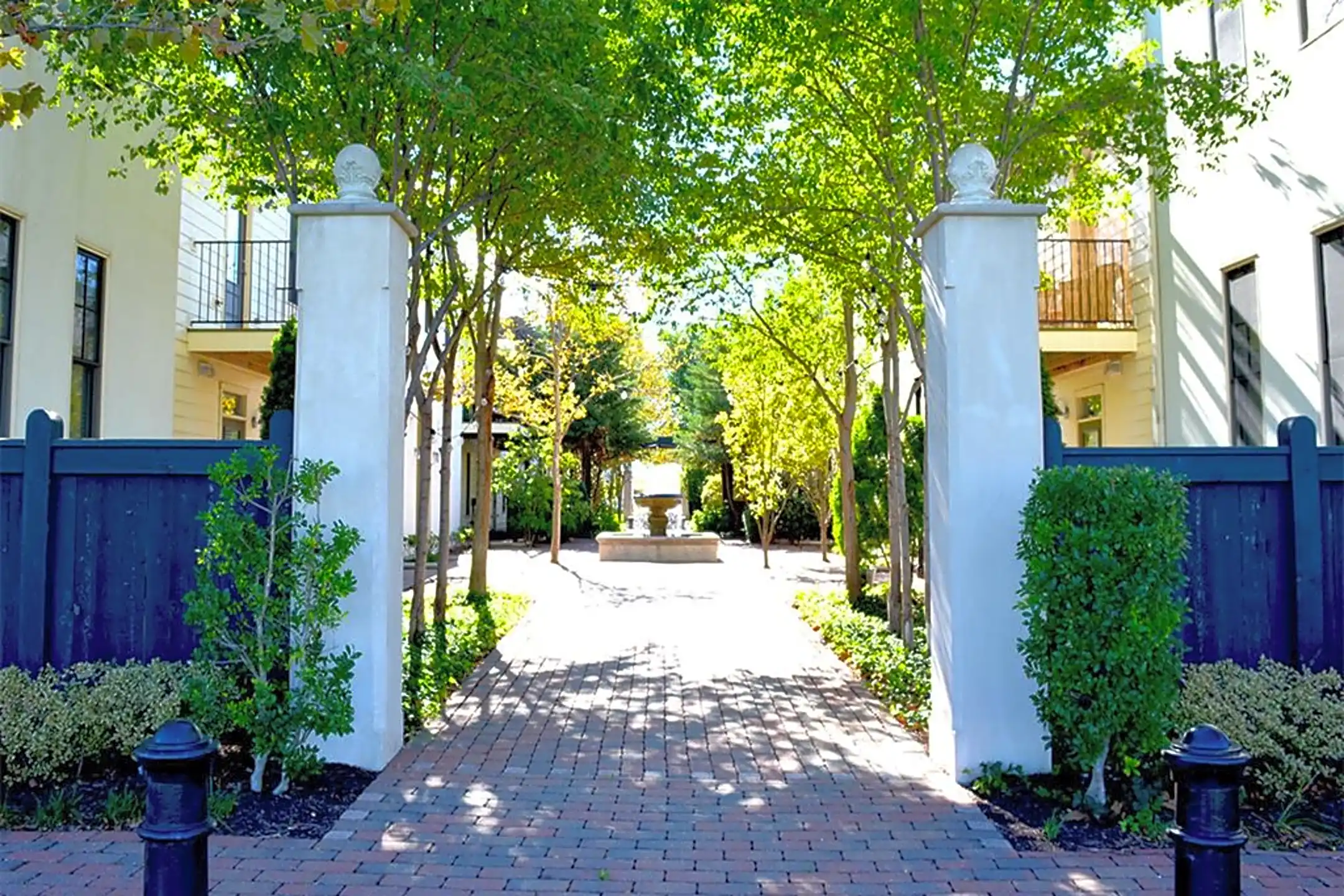 Promenade at New Town 3301 Domain St 1 Saint Charles, MO