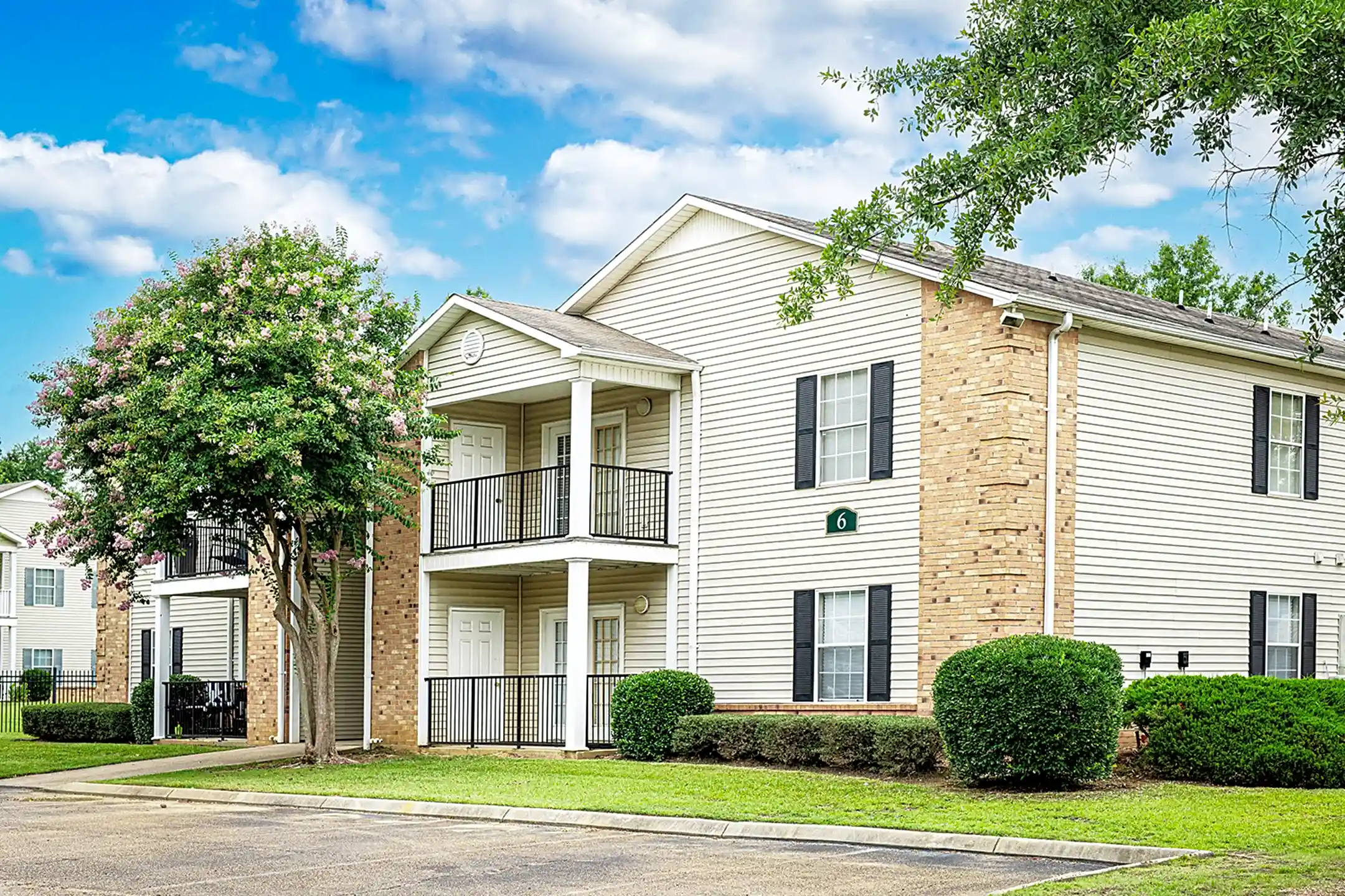 Colony Pointe 791 West County Line Road Jackson, MS Apartments for