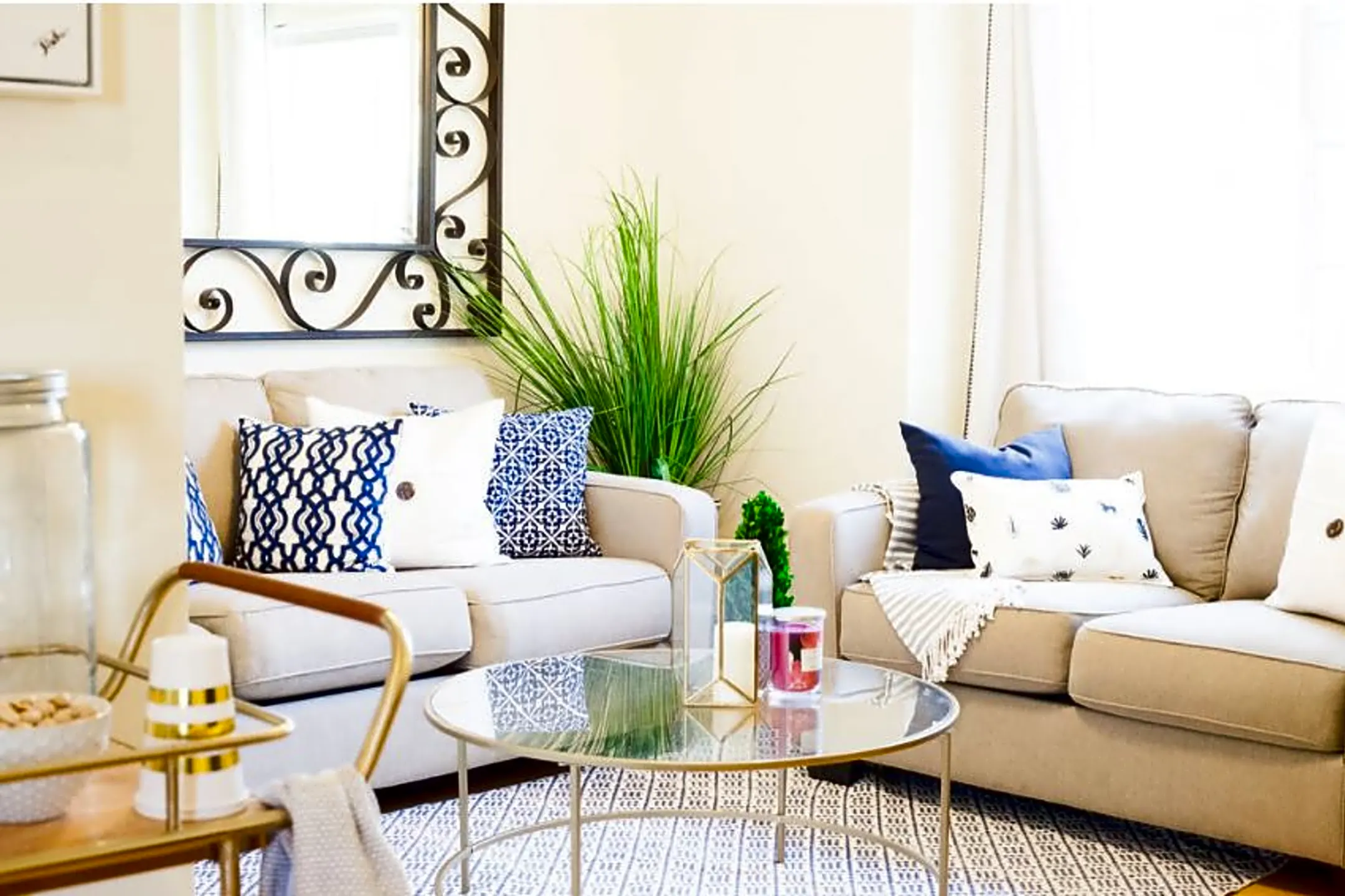 Living Room - Golden Valley Luxury Apartments - Bakersfield, CA