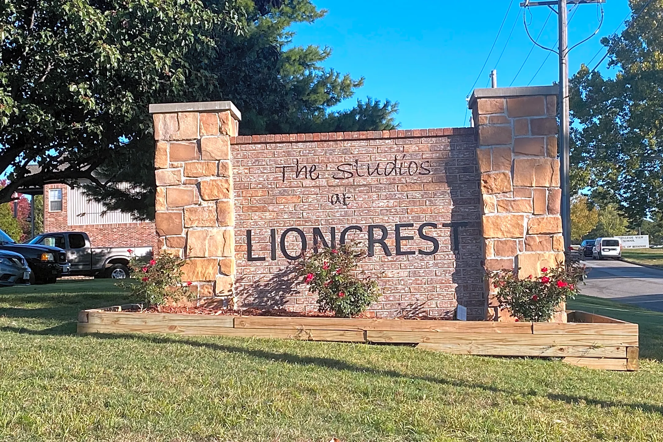 Community Signage - Lion Crest Apartments - Joplin, MO