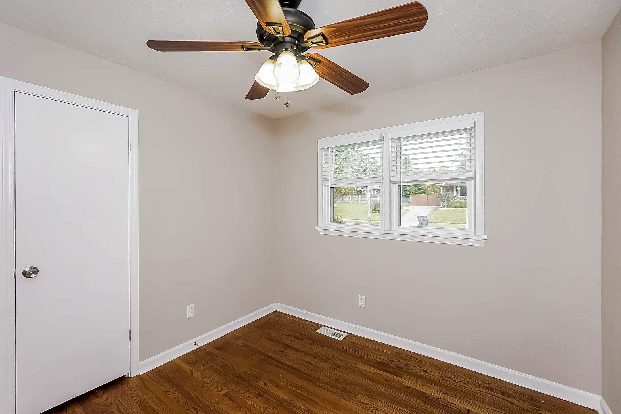 11804 Leemont Dr - Louisville, KY
