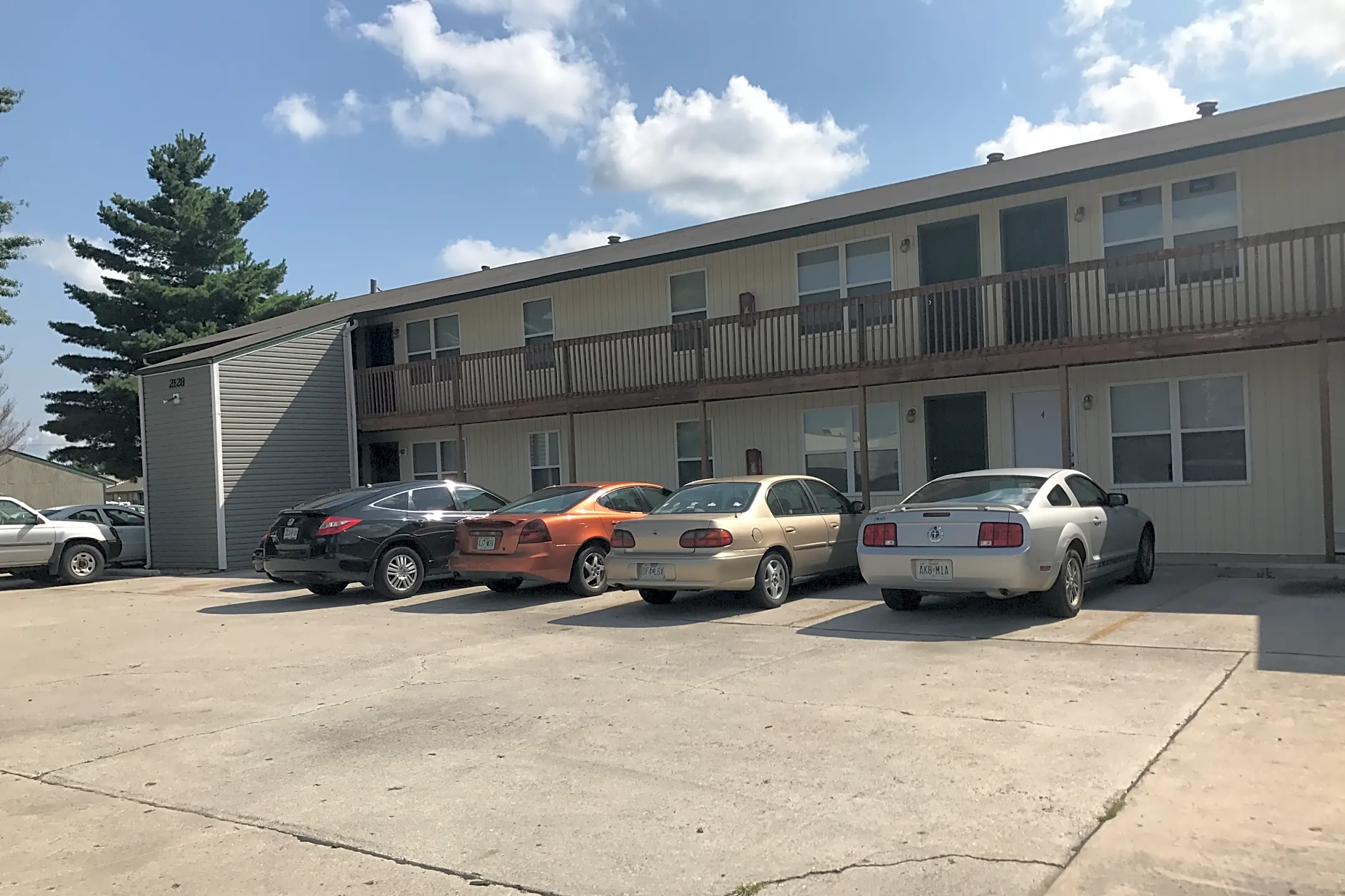 Primrose Circle Apartment Home Apartments - Springfield, MO 65804