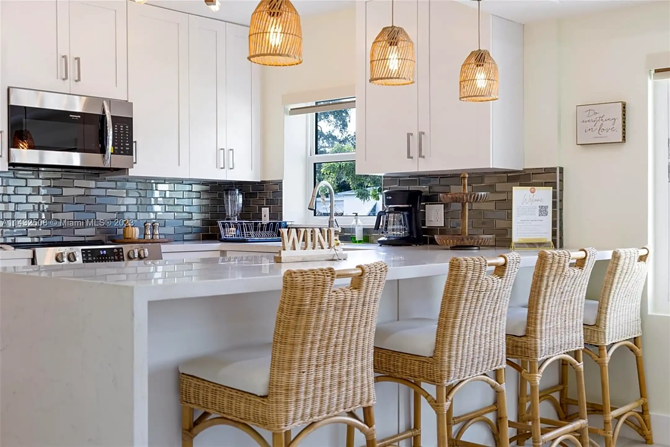 Dining Room - 1100 SW 20th St - Fort Lauderdale, FL