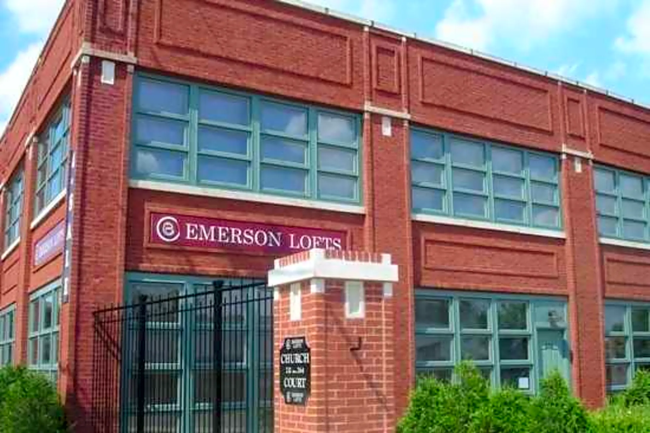Emerson Lofts - Woodstock, IL