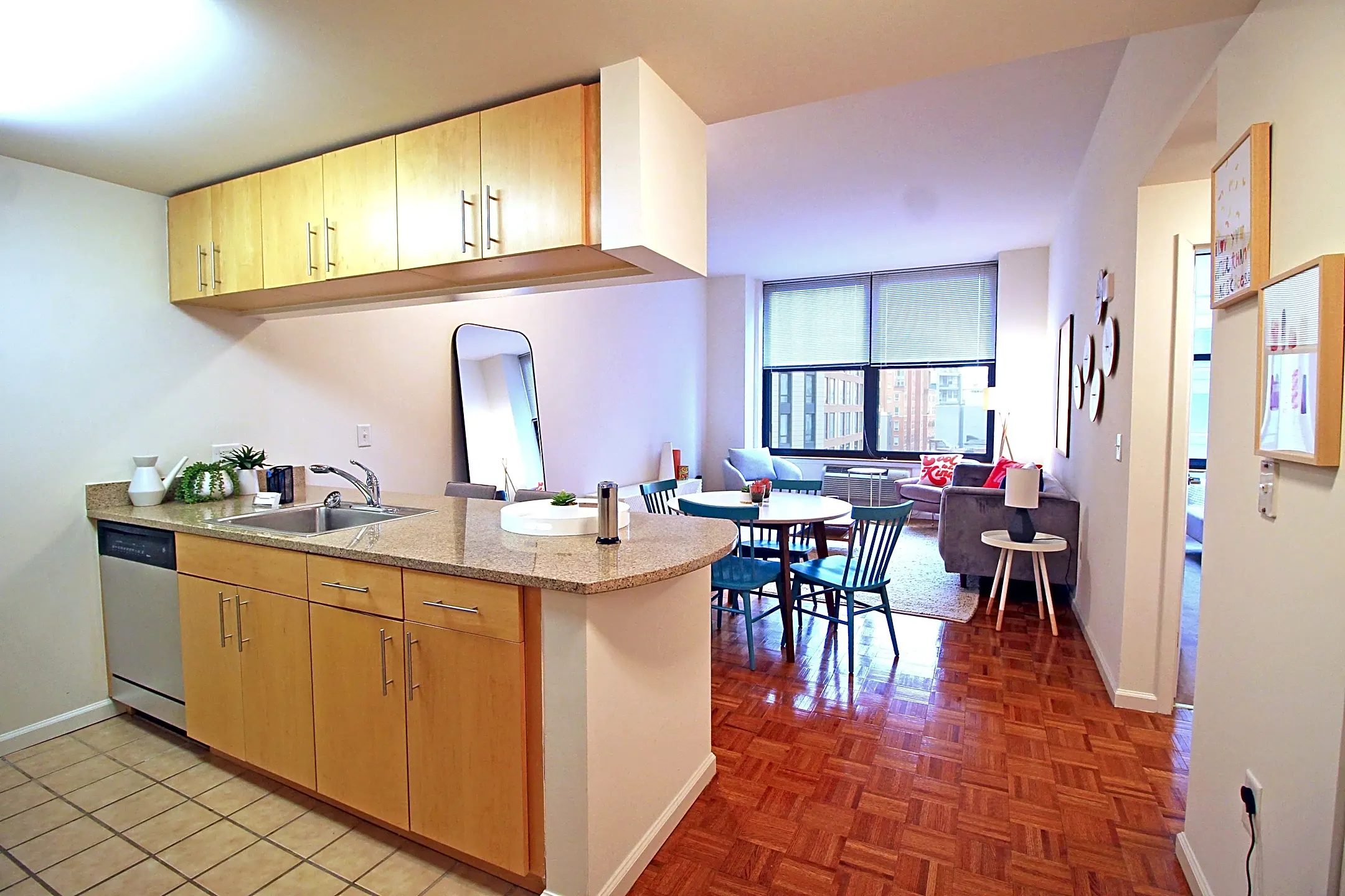 Kitchen - Grove Pointe - Jersey City, NJ
