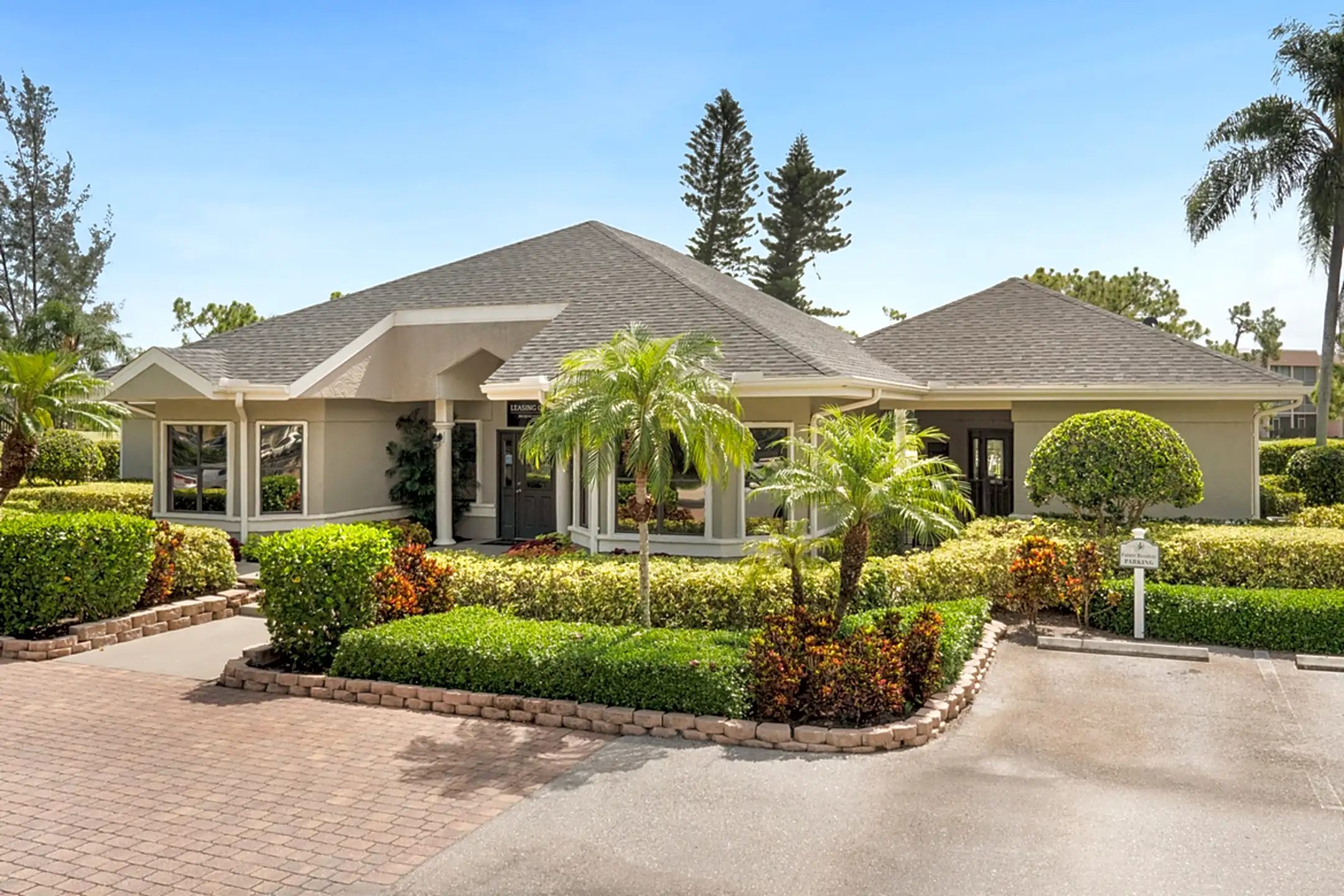 Belvedere at Quail Run 260 Quail Forest Blvd Naples, FL Apartments