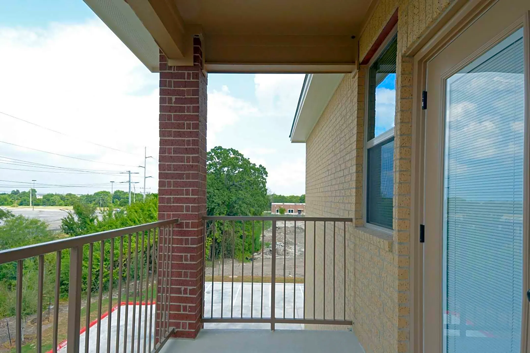 Falcon Point Condos Apartments - College Station, TX 77840