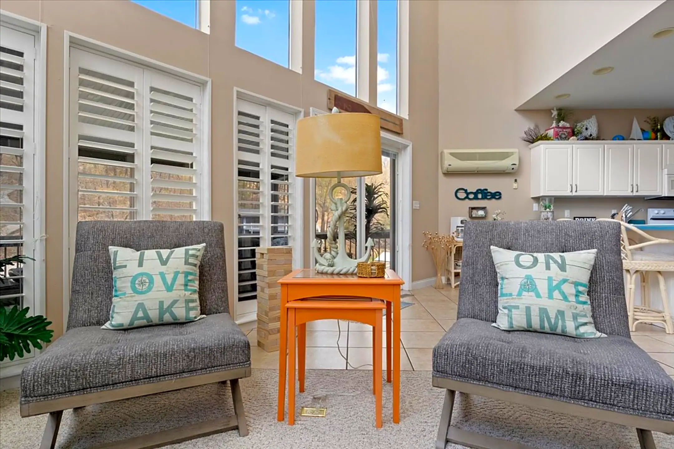 Living Room - 3987 Aver Rd - Osage Beach, MO