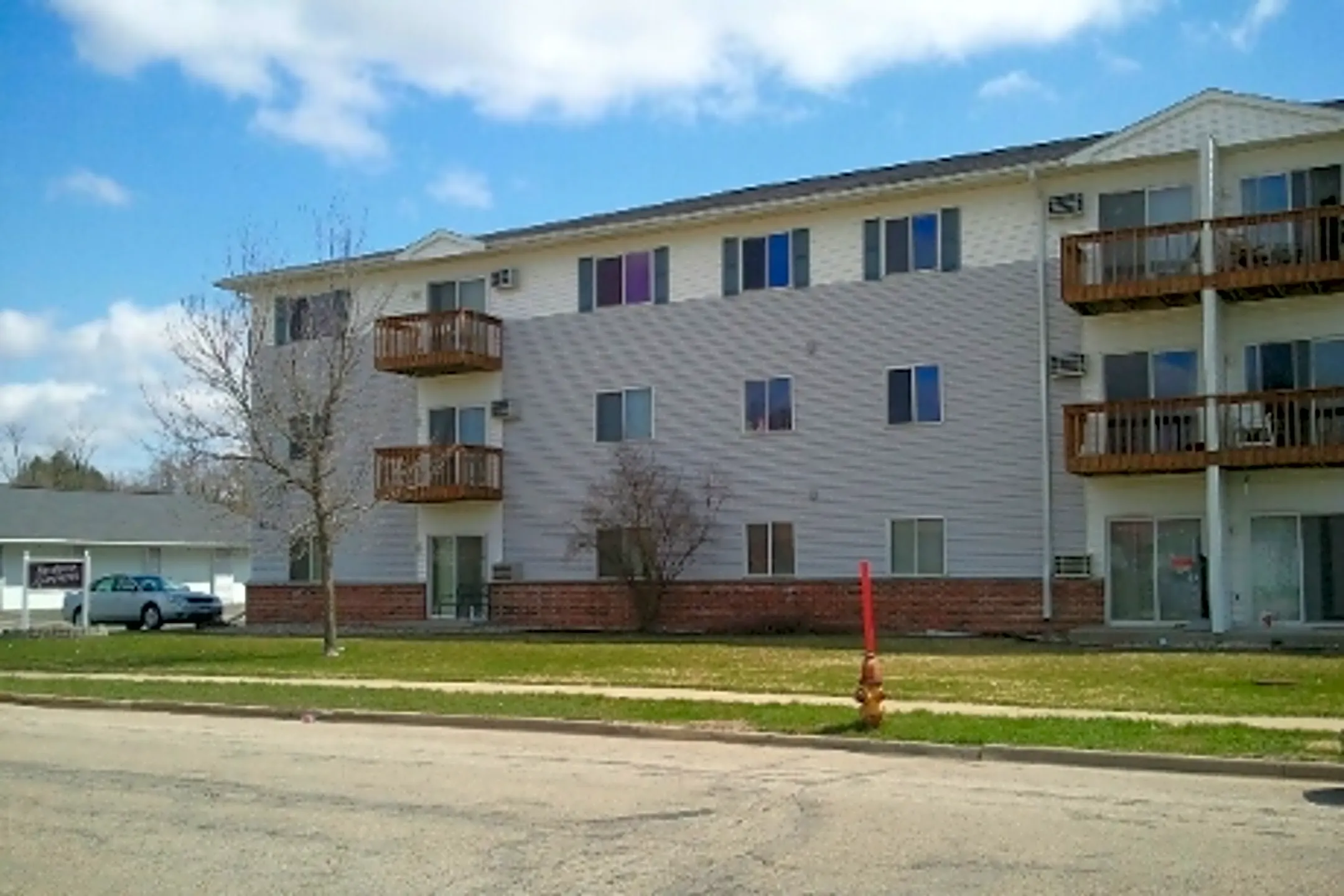 Brookview Apartments 2100 10th Ave Monroe, WI Apartments for Rent