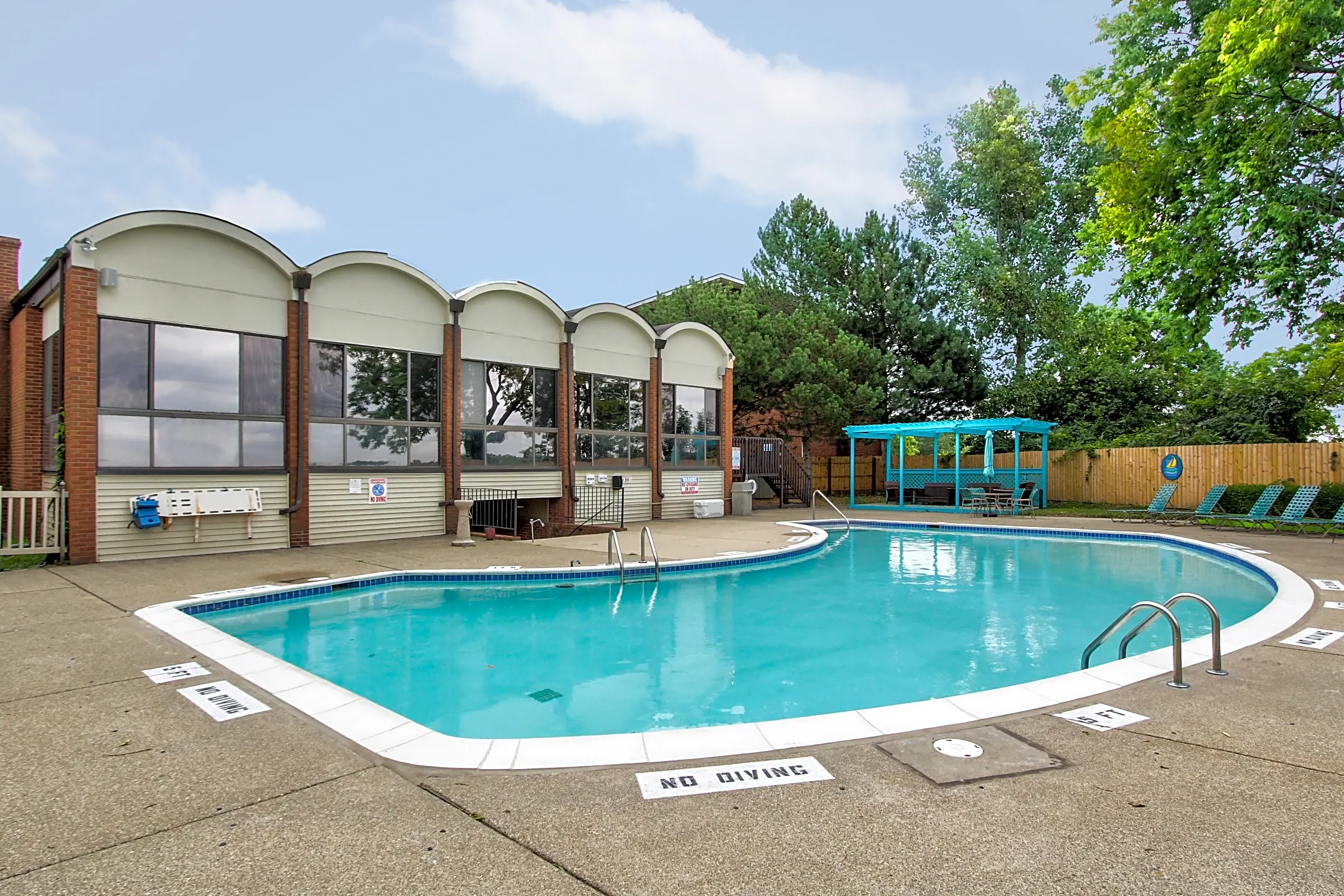 The Lake Shore Apartments - 2500 Lakeshore Blvd | Ypsilanti, MI ...