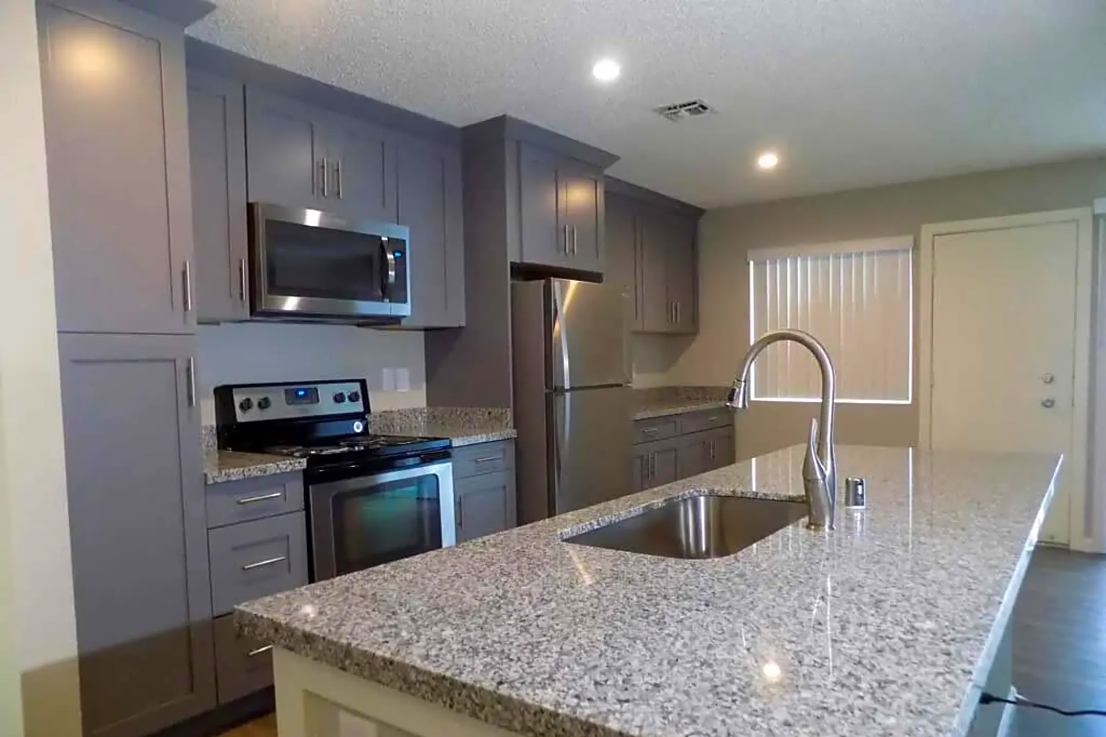 The Palms 1481 Exposition Blvd Sacramento, CA Apartments for Rent