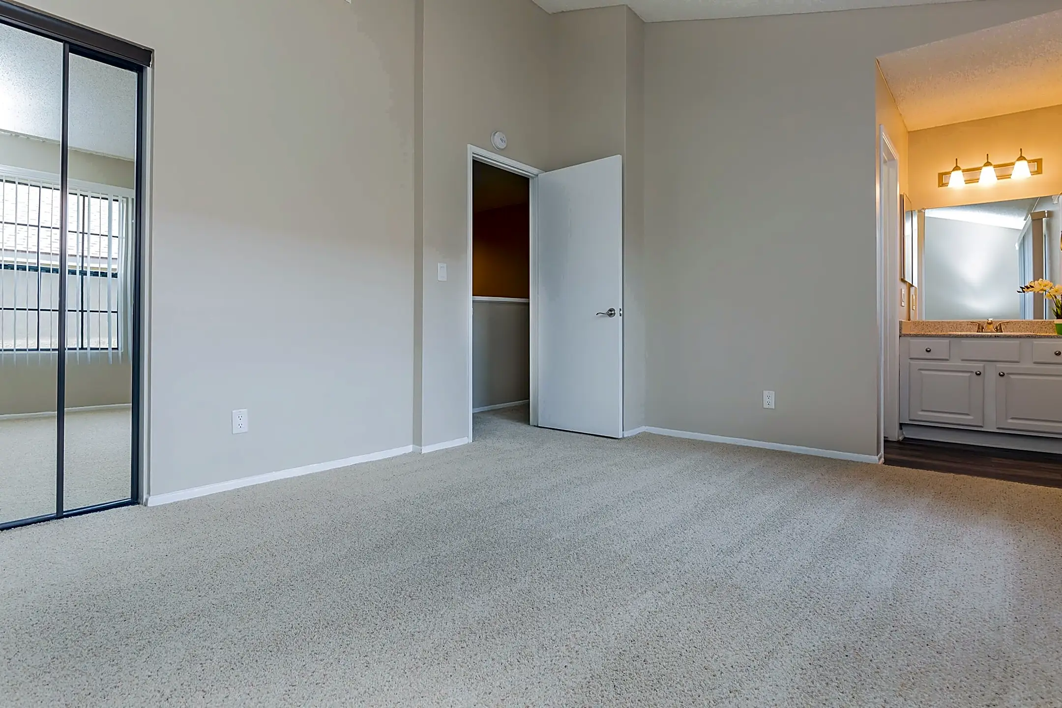 Oak Tree Court Apartment Homes Placentia CA 92870