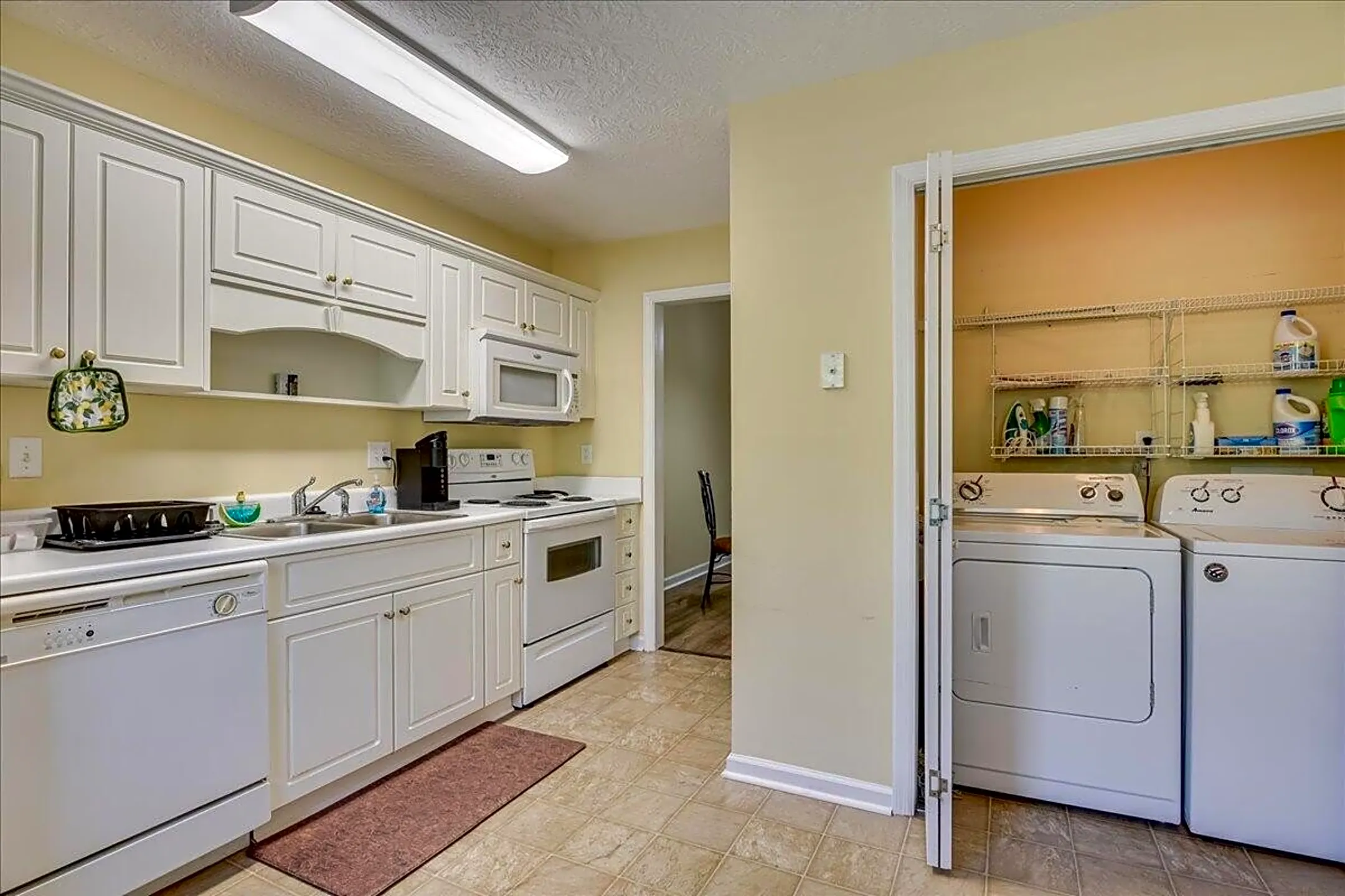 Kitchen - 540 Edgecliff Ln - Evans, GA