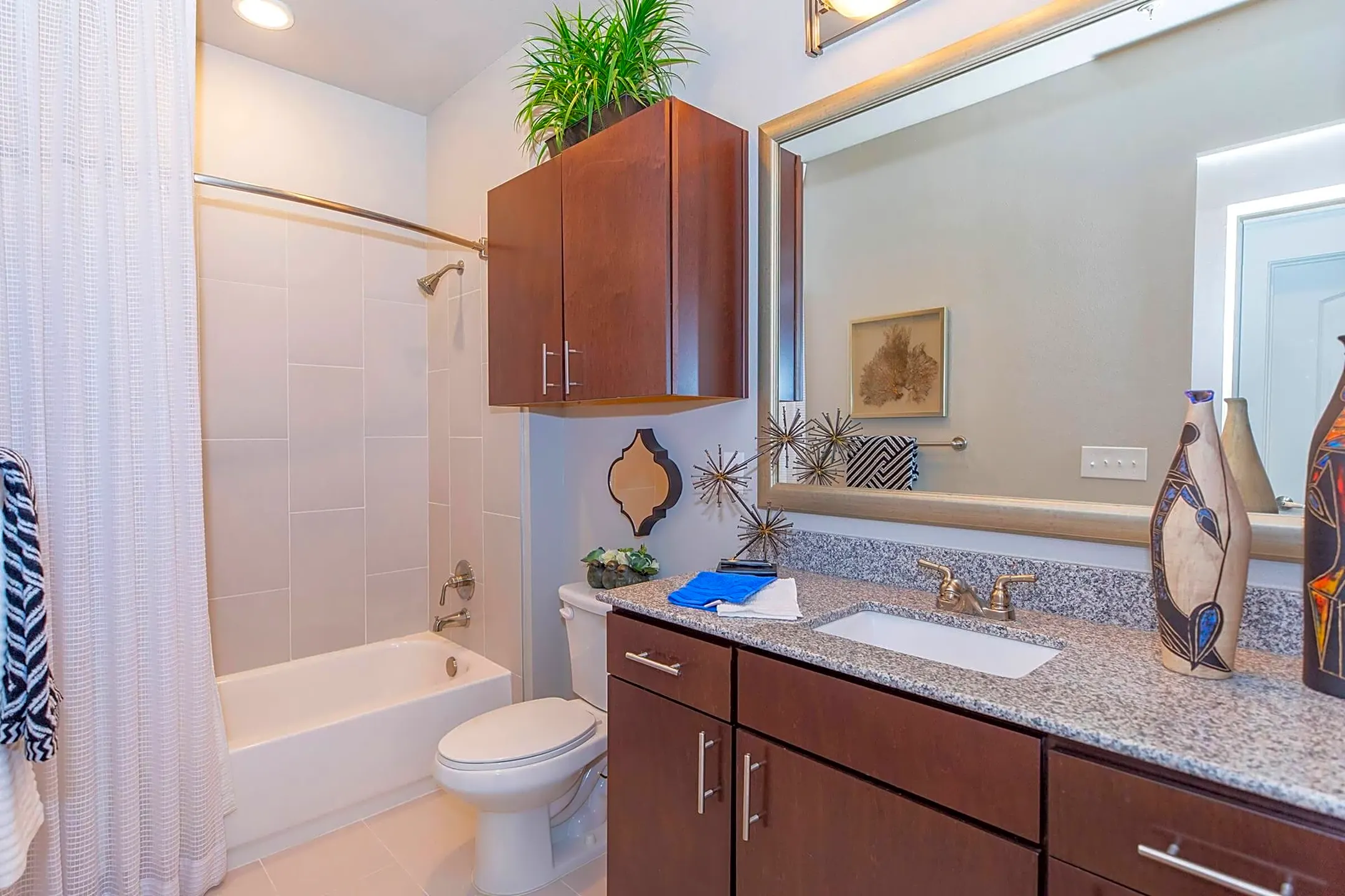 Bathroom - San Marino - Houston, TX