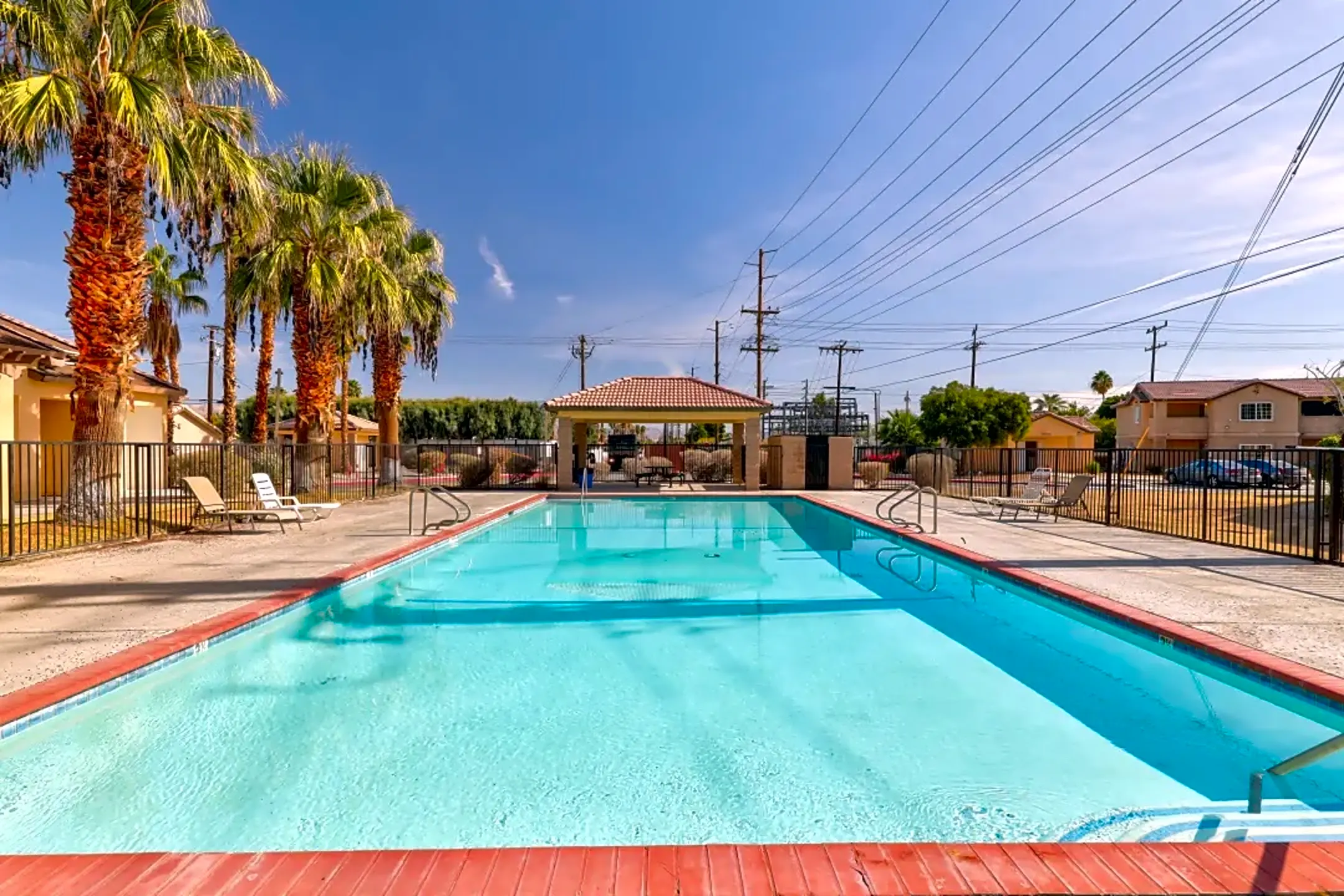 2 bedroom apartments in cathedral city ca