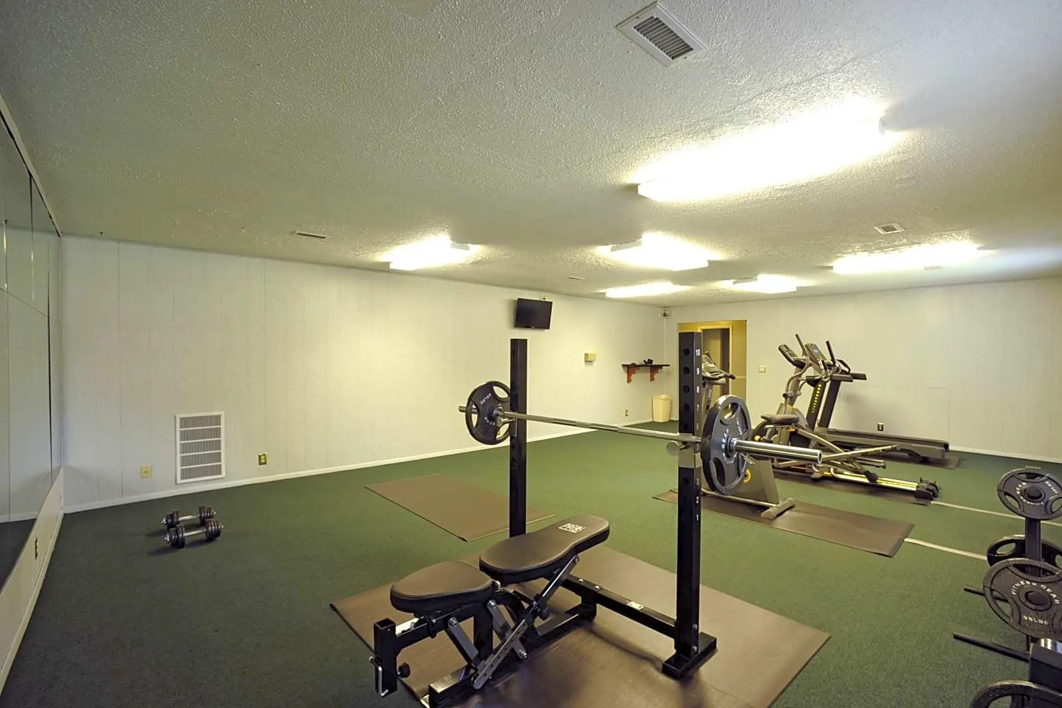 Fitness Weight Room - Embassy - Evansville, IN