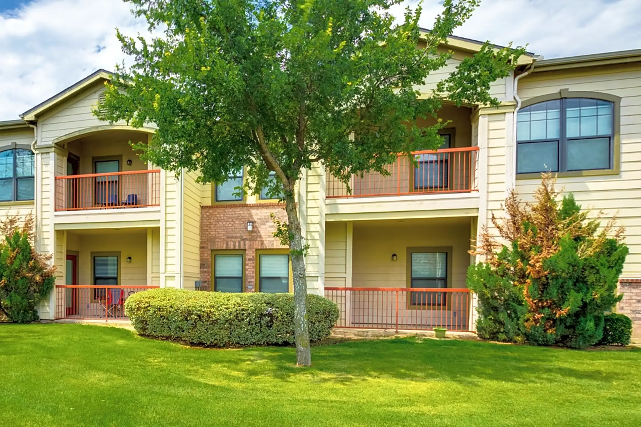 Bradford Place Apartments Commerce, TX 75428