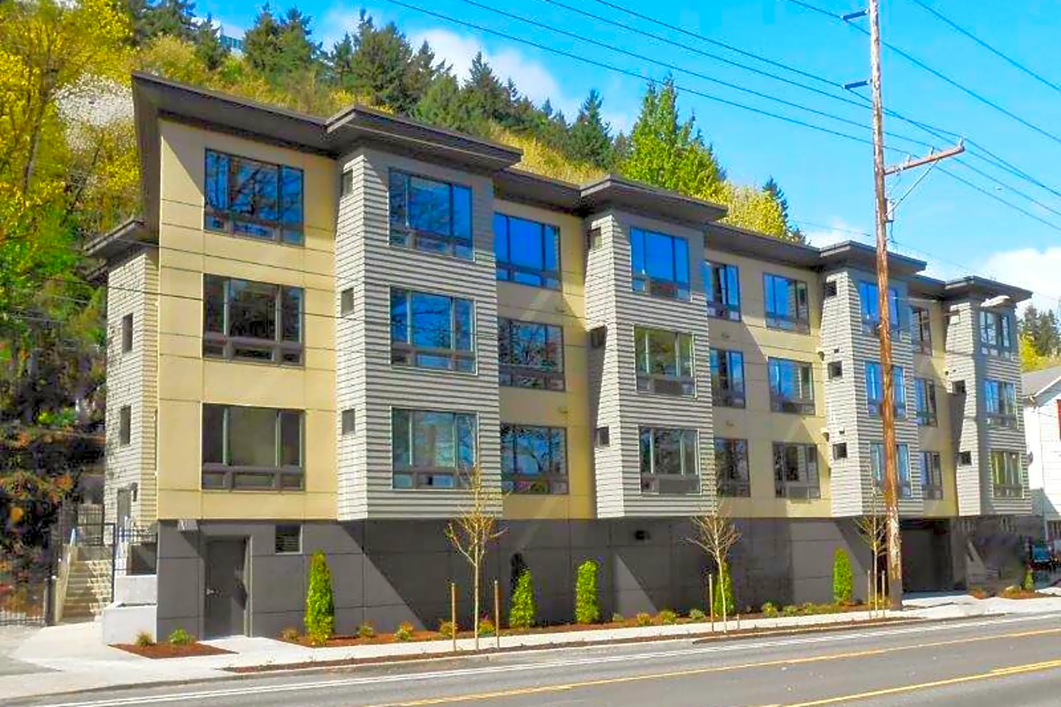 Medina Apartments Portland, OR 97201