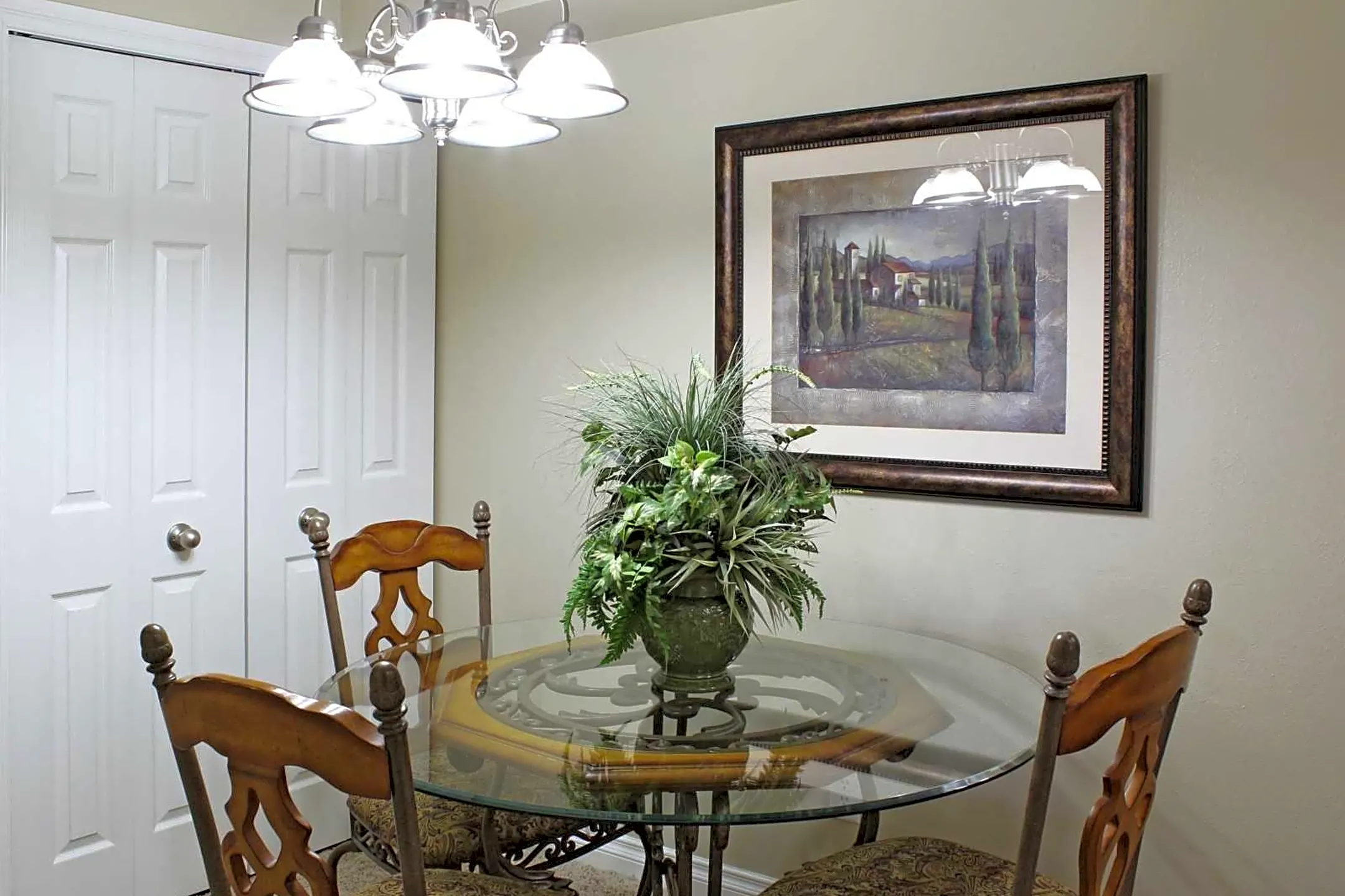 Dining Room - Lake View Shores - Maumee, OH