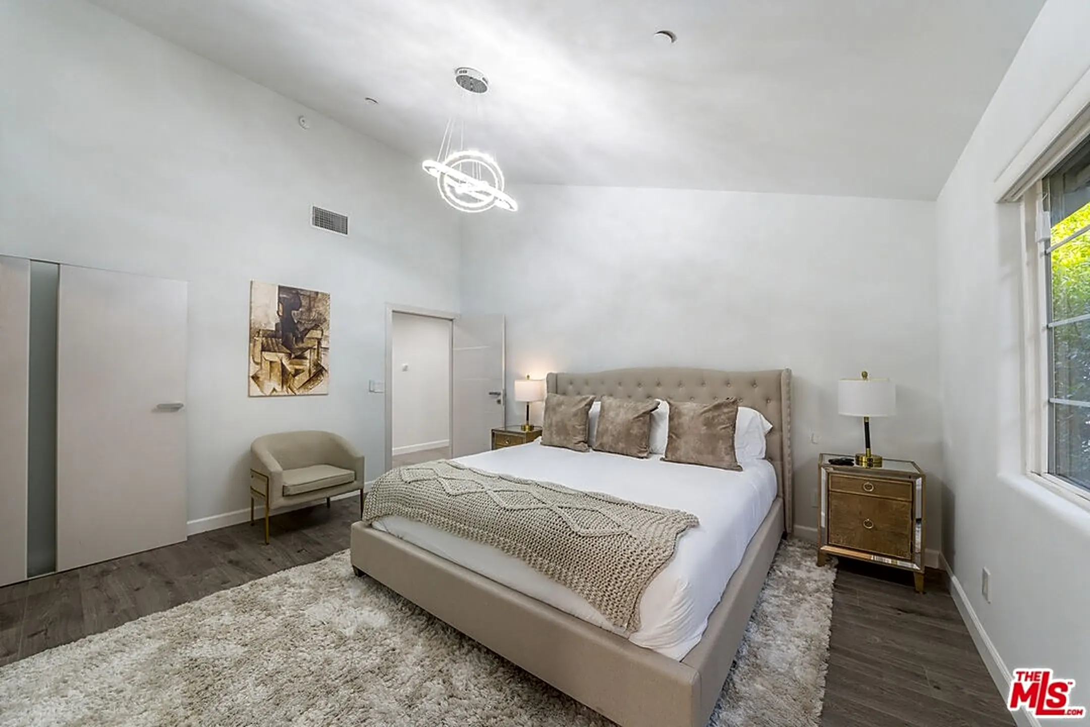 Bedroom - 5010 Fulton Ave - Los Angeles, CA