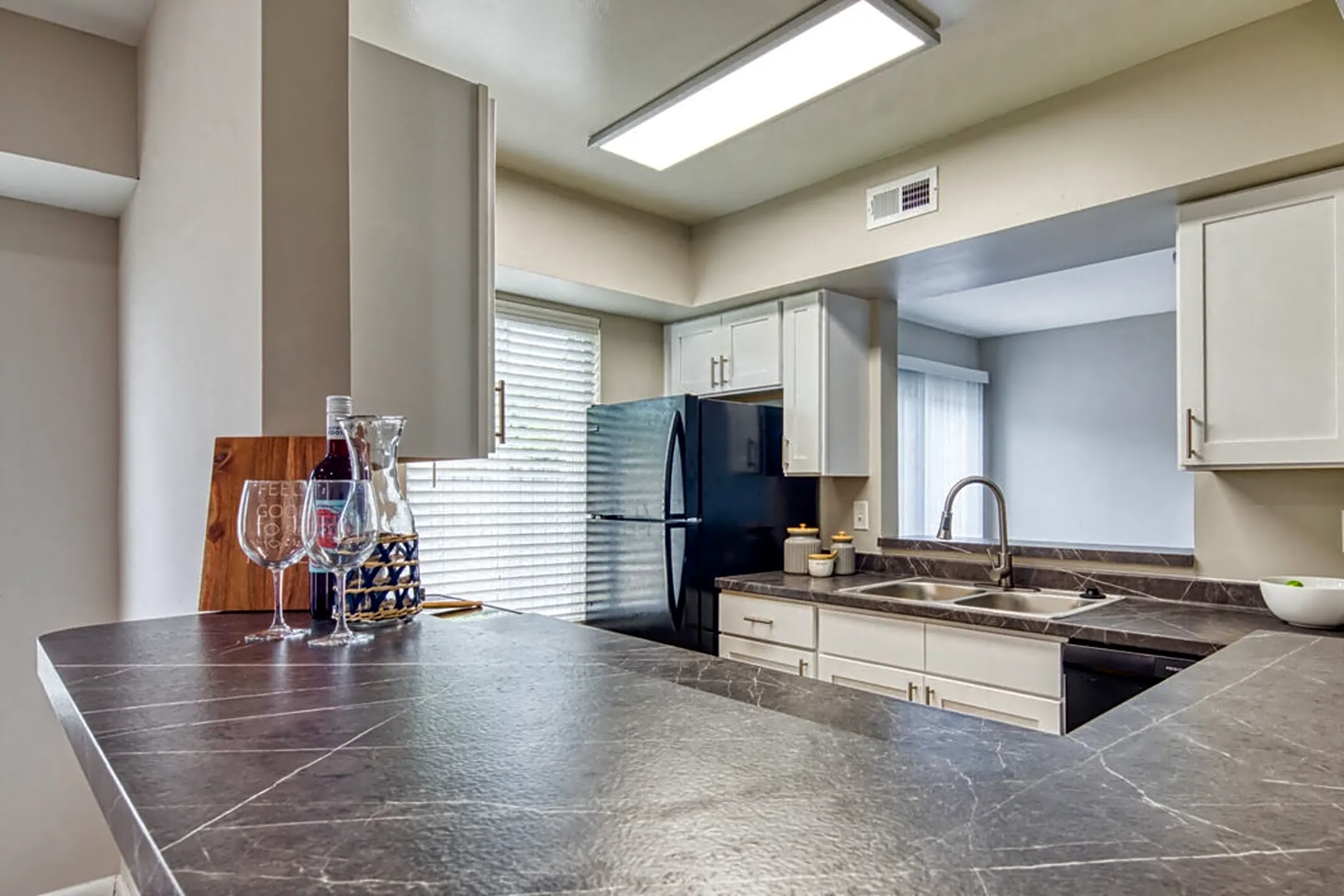 Kingstowne Apartments & Townhomes 500 Oscar Loop Newport News, VA