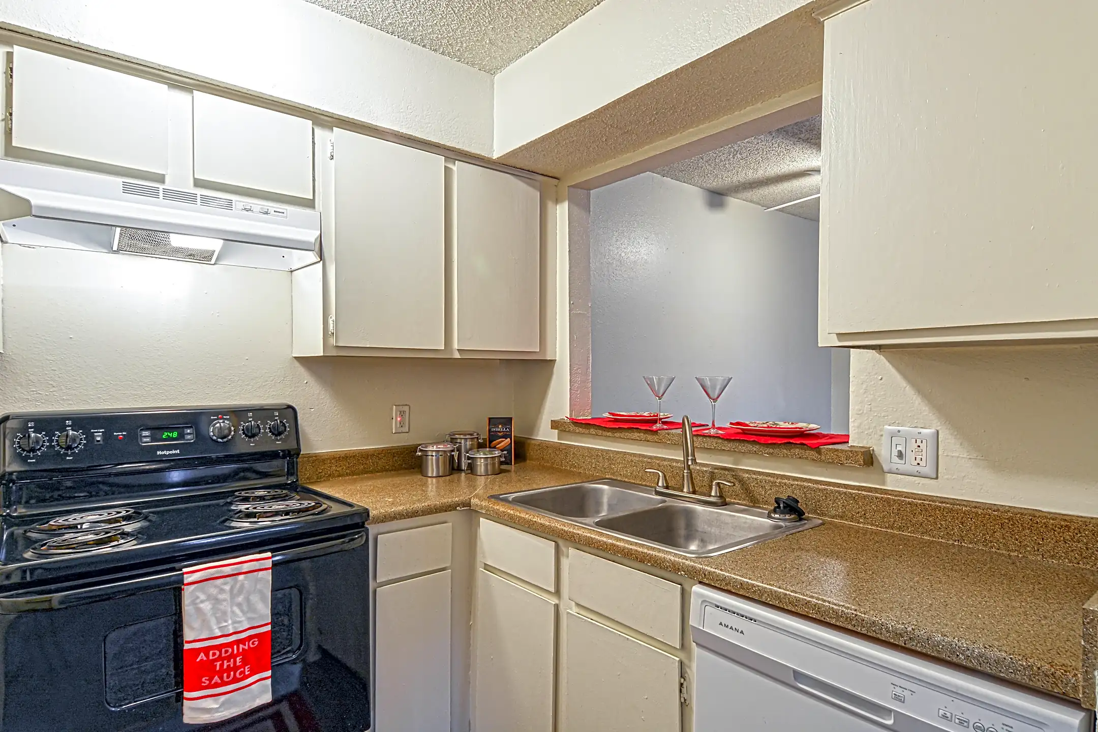 Woodview Apartments 4330 N Grandview Ave Odessa, TX Apartments for