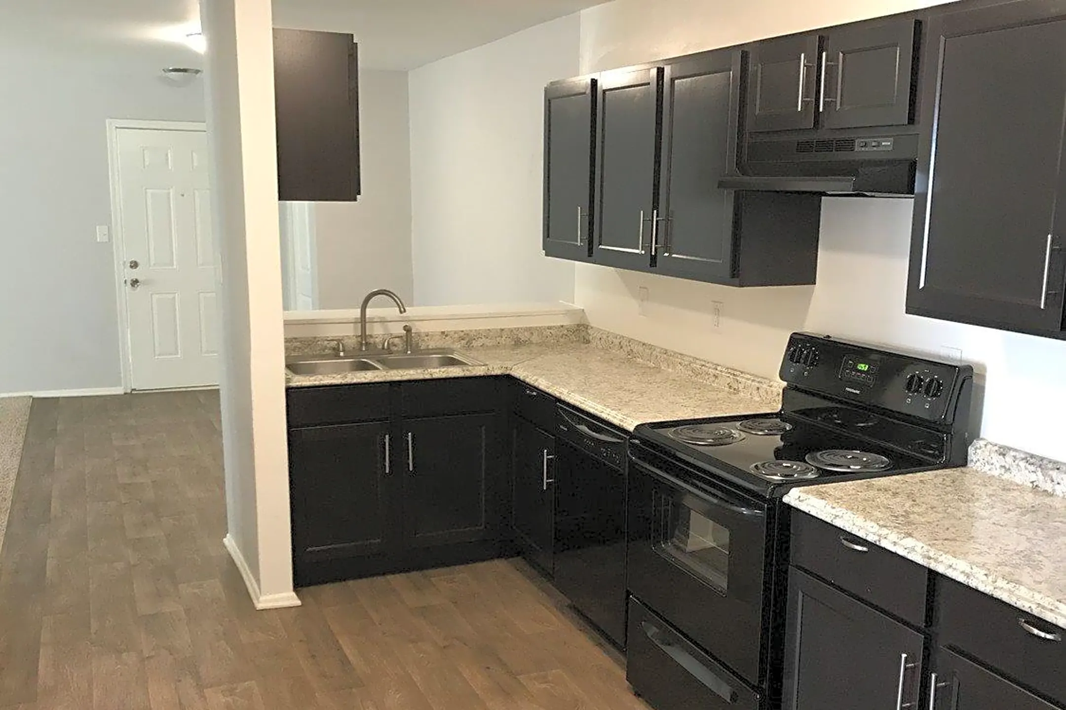 Wendover Gardens 2347 Eastway Dr Charlotte, NC Apartments for Rent