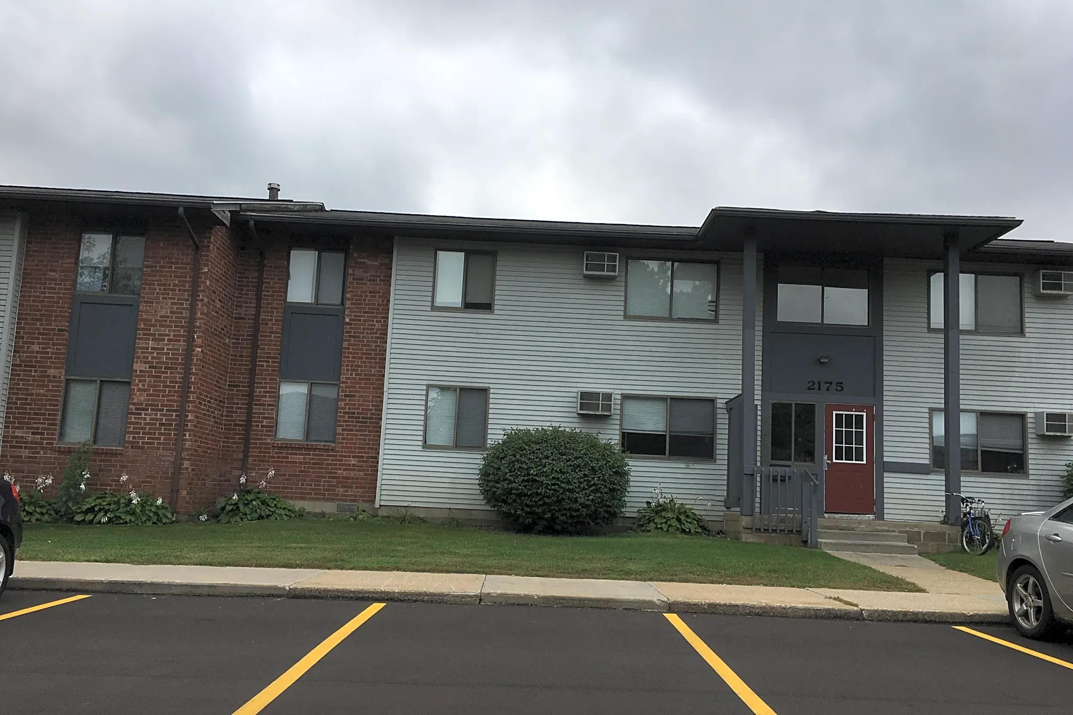 Oakland Drive Apartments - Portage, MI 49024