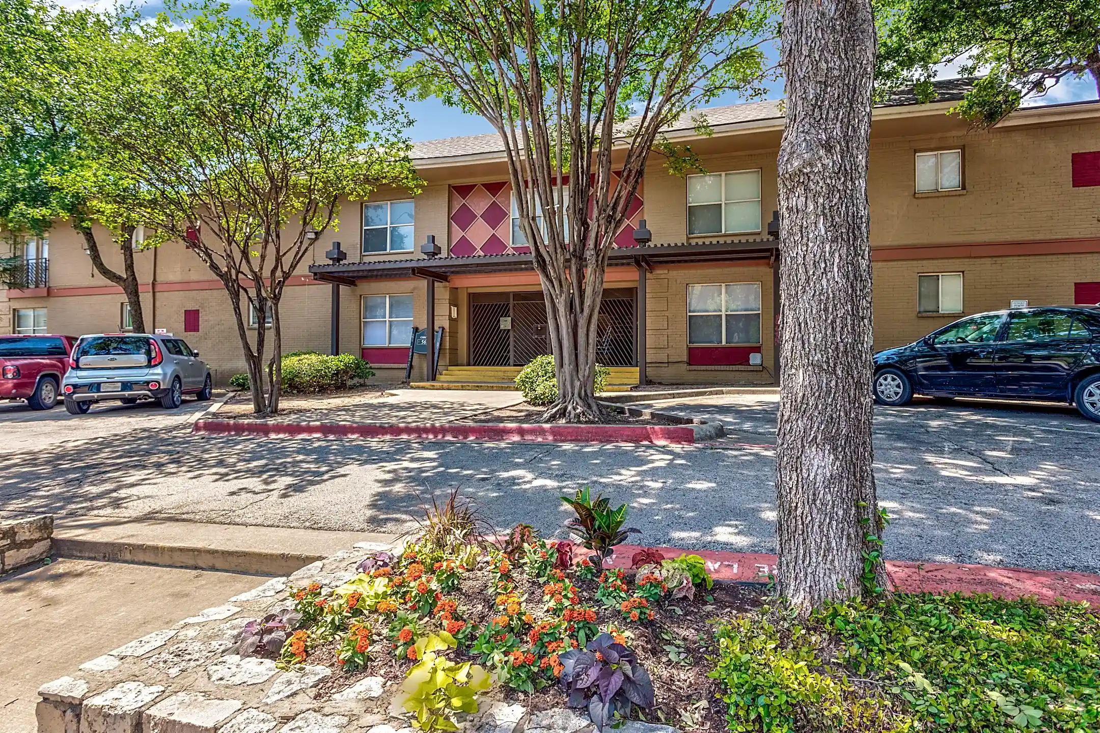 Upper E The 5600 Dallas, TX 75214