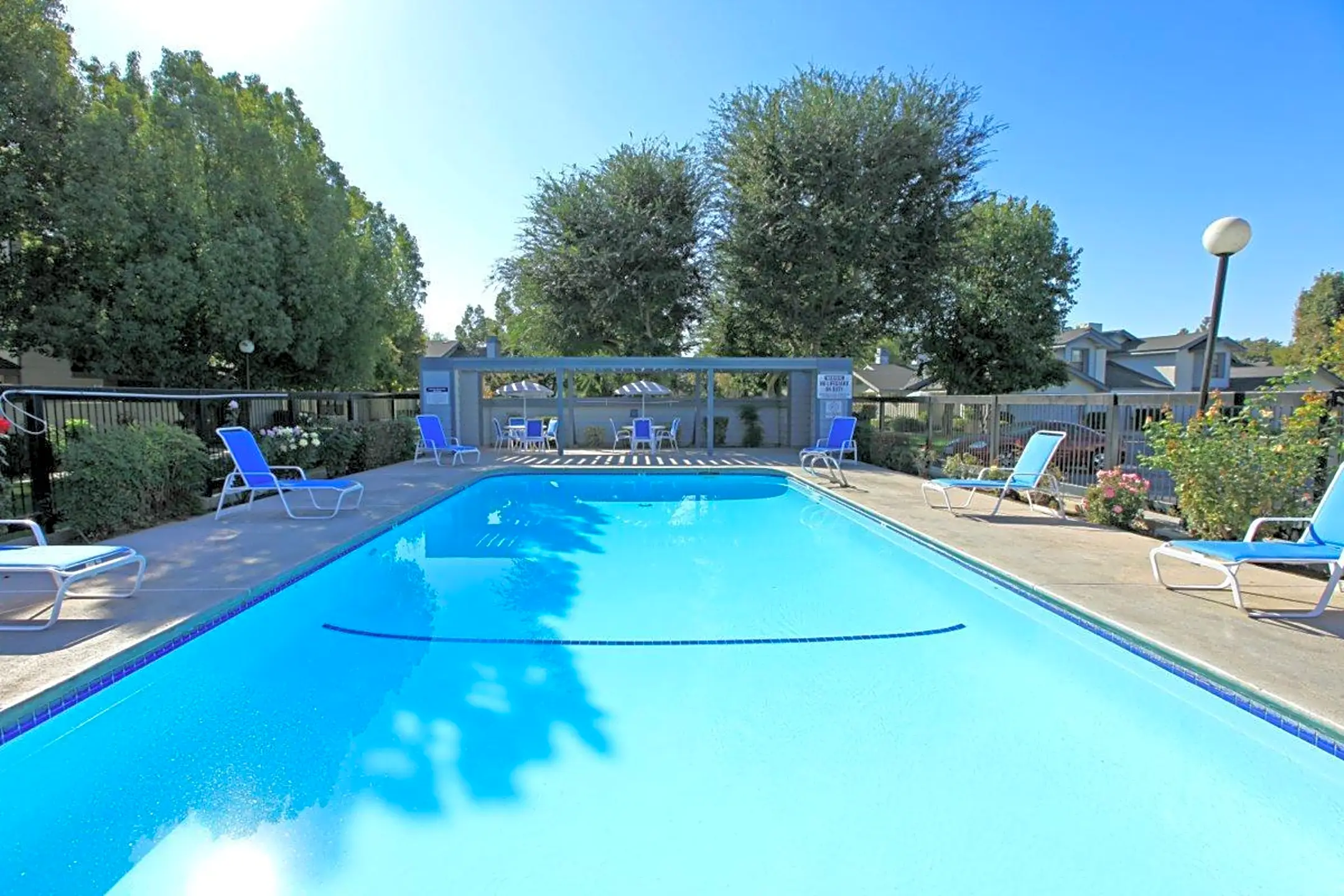 Greenhaven Apts. 901 Mohawk St. Bakersfield, CA Apartments for Rent