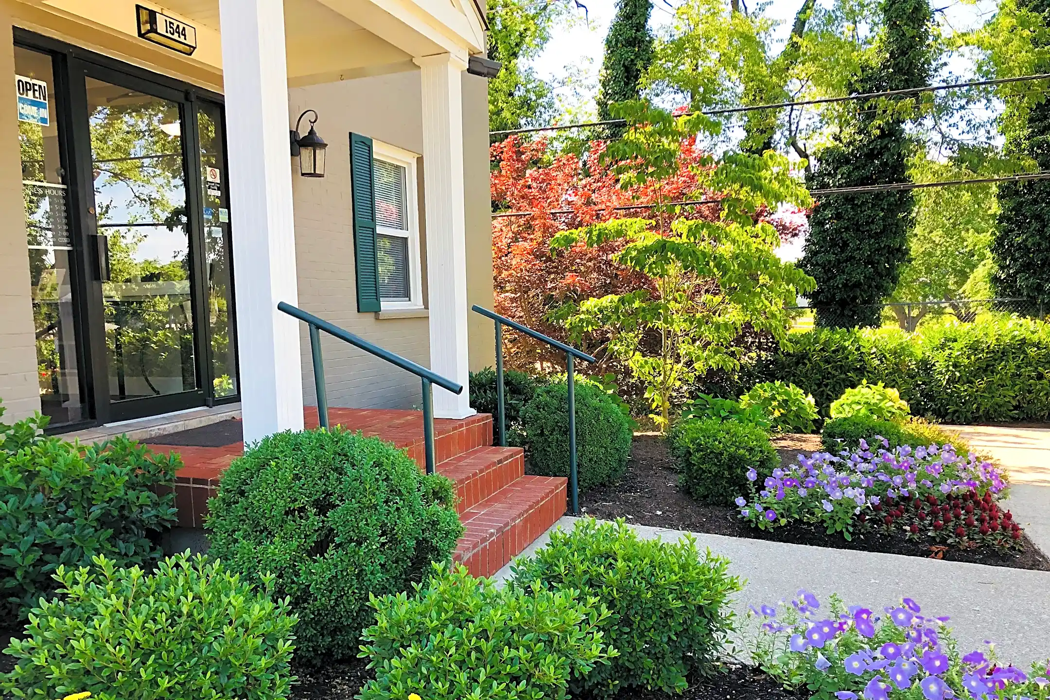 Leasing Office - Double Tree Apartments - Lexington, KY