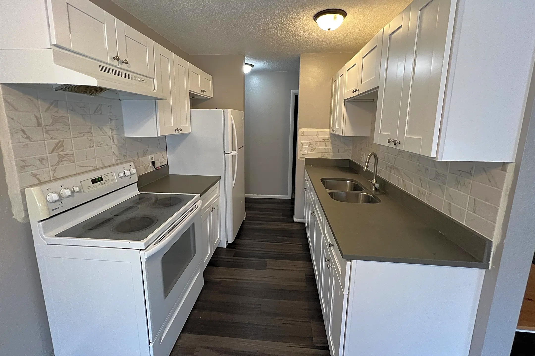 2145 McKnight Rd N Apartments North Saint Paul, MN 55109