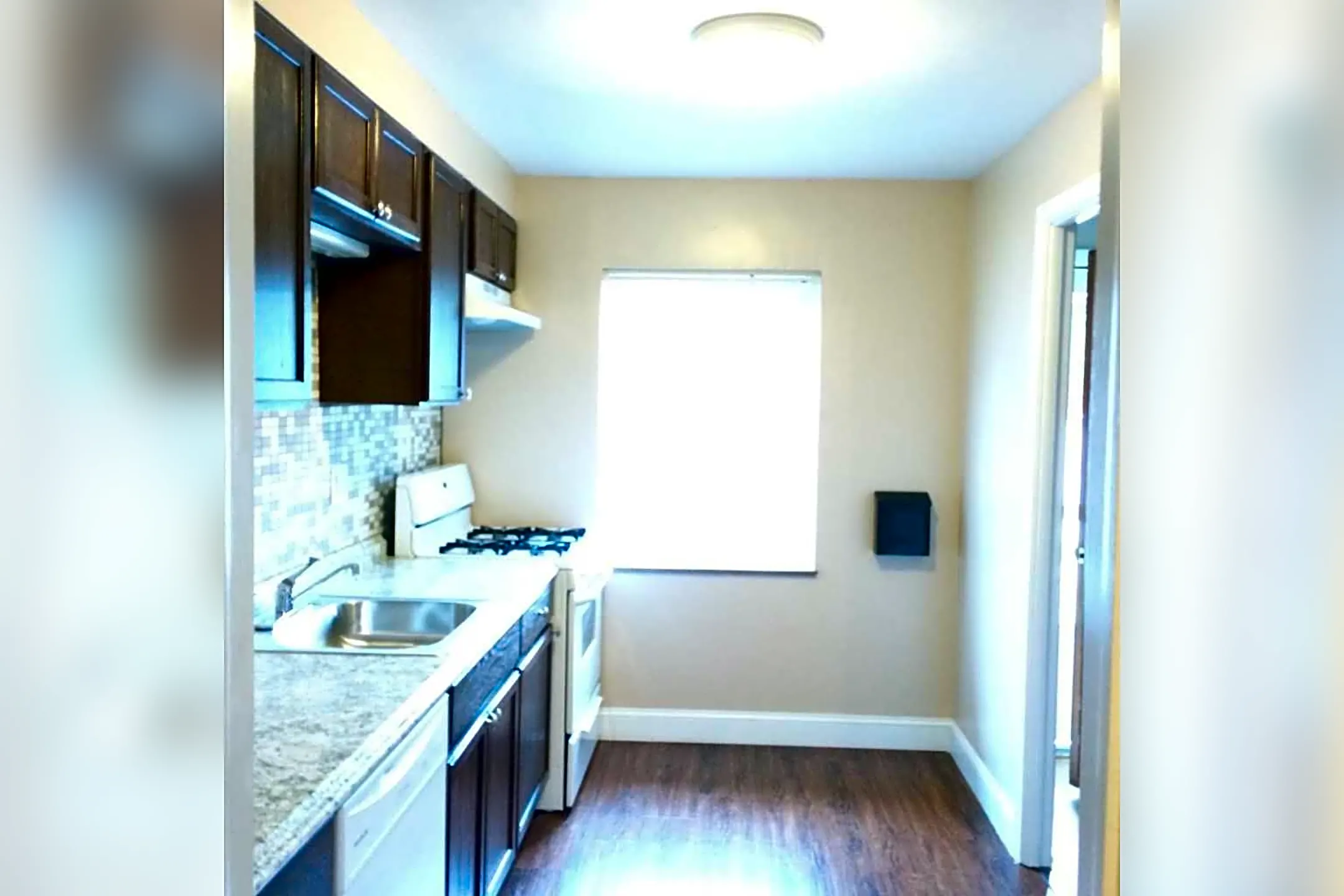 Kitchen - Lawn Village Apartments and Townhomes - Fairview Park, OH