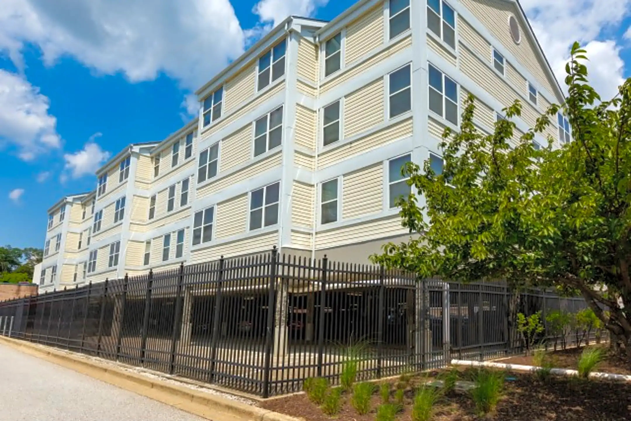 Glen Burnie Town Apartments 201 Crain Hwy N Glen Burnie, MD