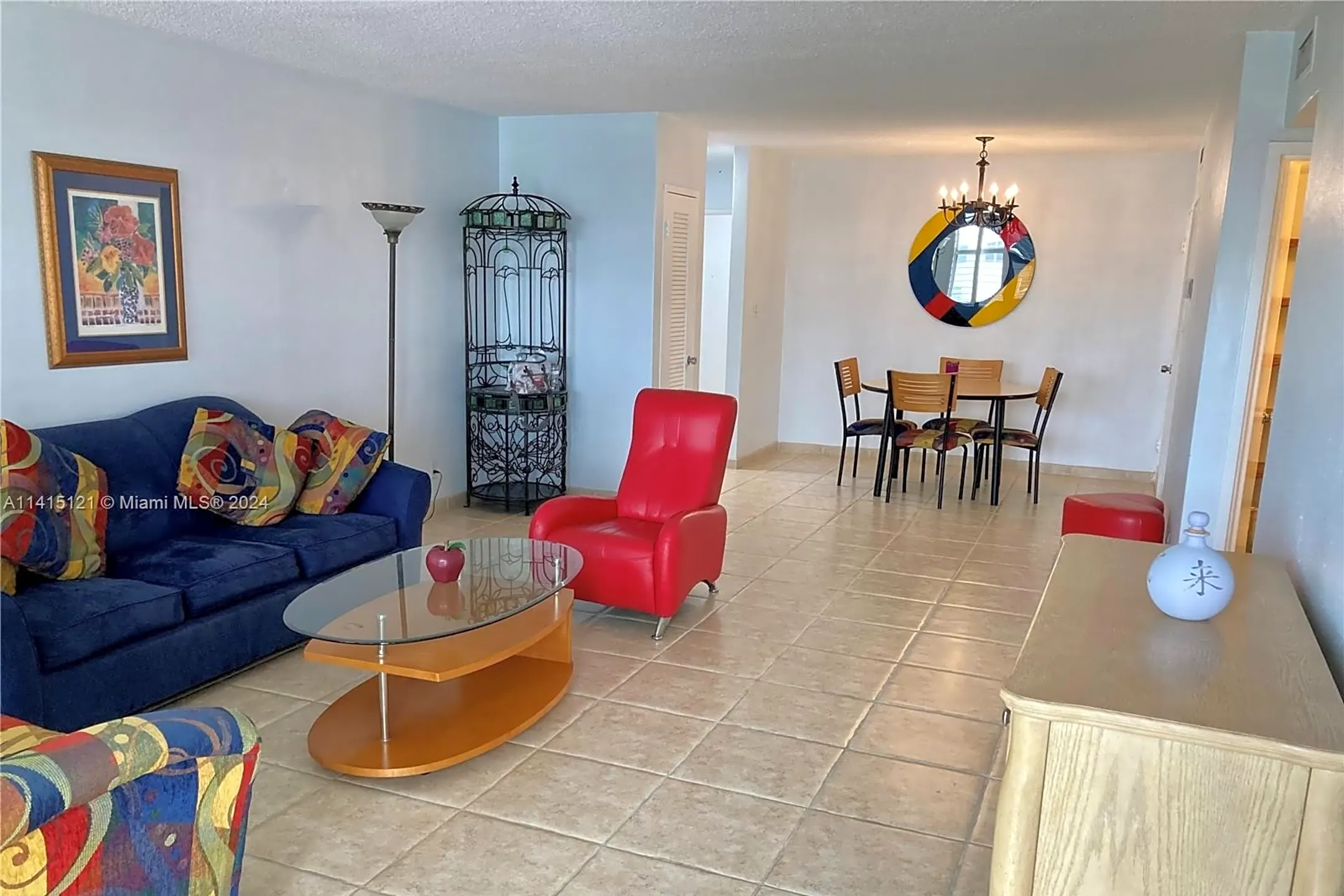 Living Room - 9225 Collins Ave #1109 - Surfside, FL