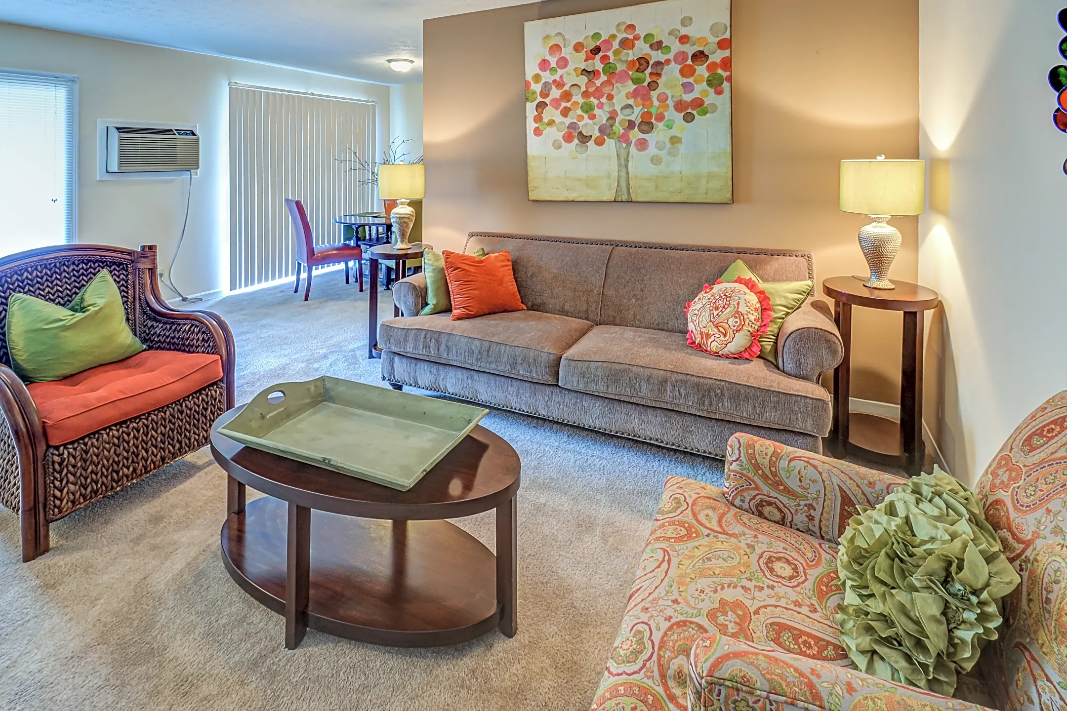 Living Room - Heather Glen Townhomes - Columbus, OH