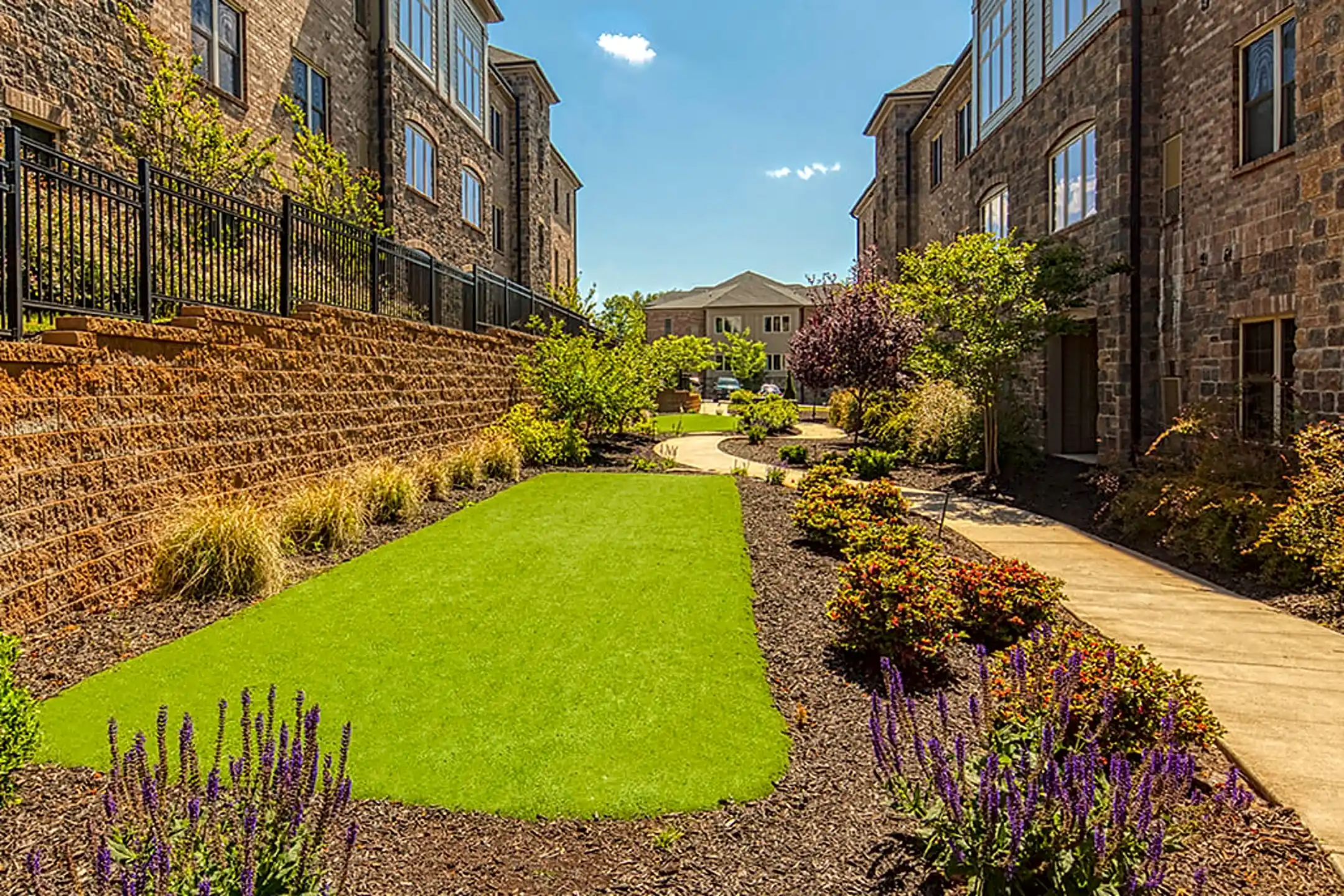 The Gardens On Timberlake Apartments 240 Beverly Hills Cir