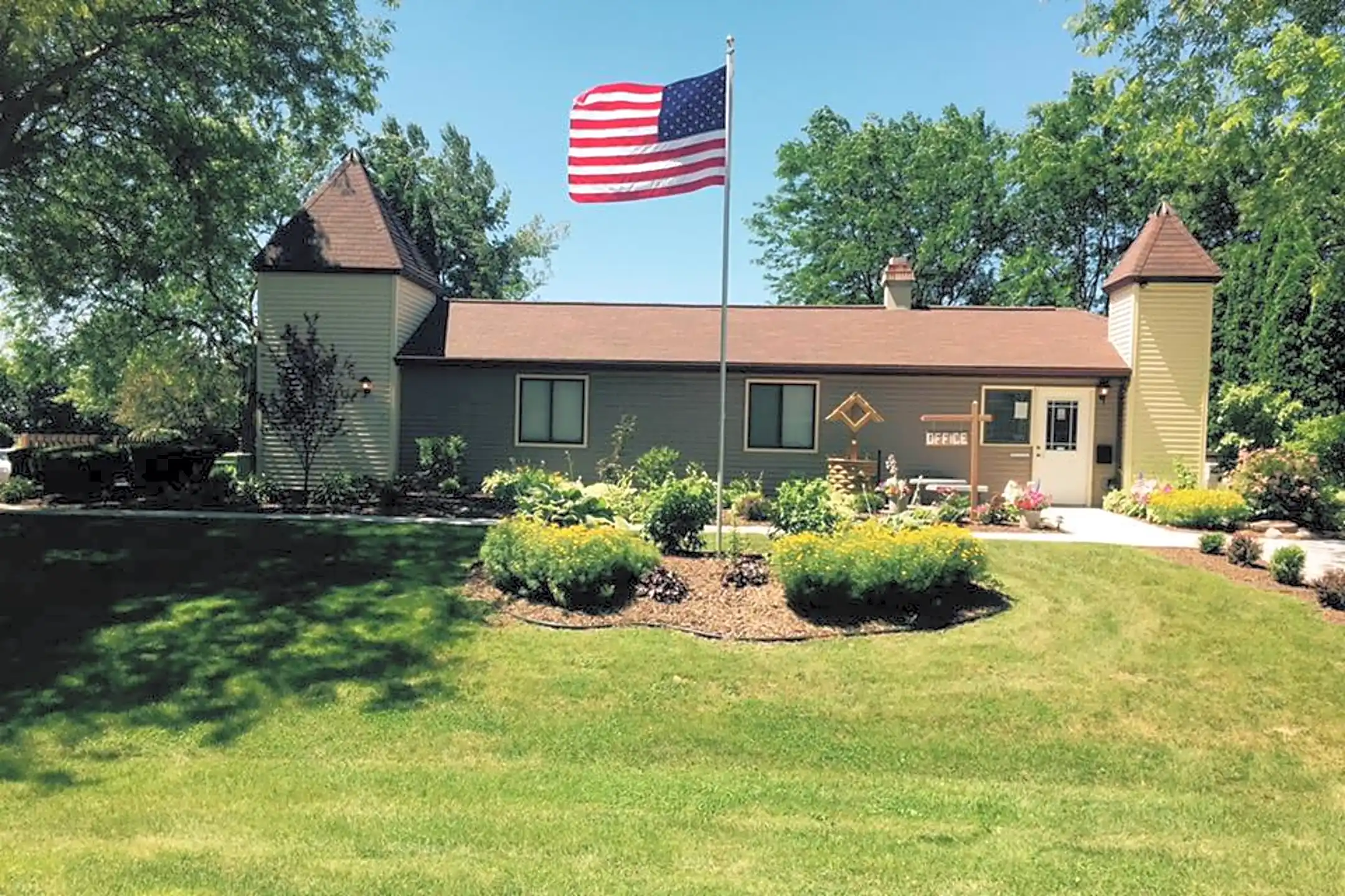 La Porte Commons Apartments 2400 Andrew Ave La Porte, IN for Rent