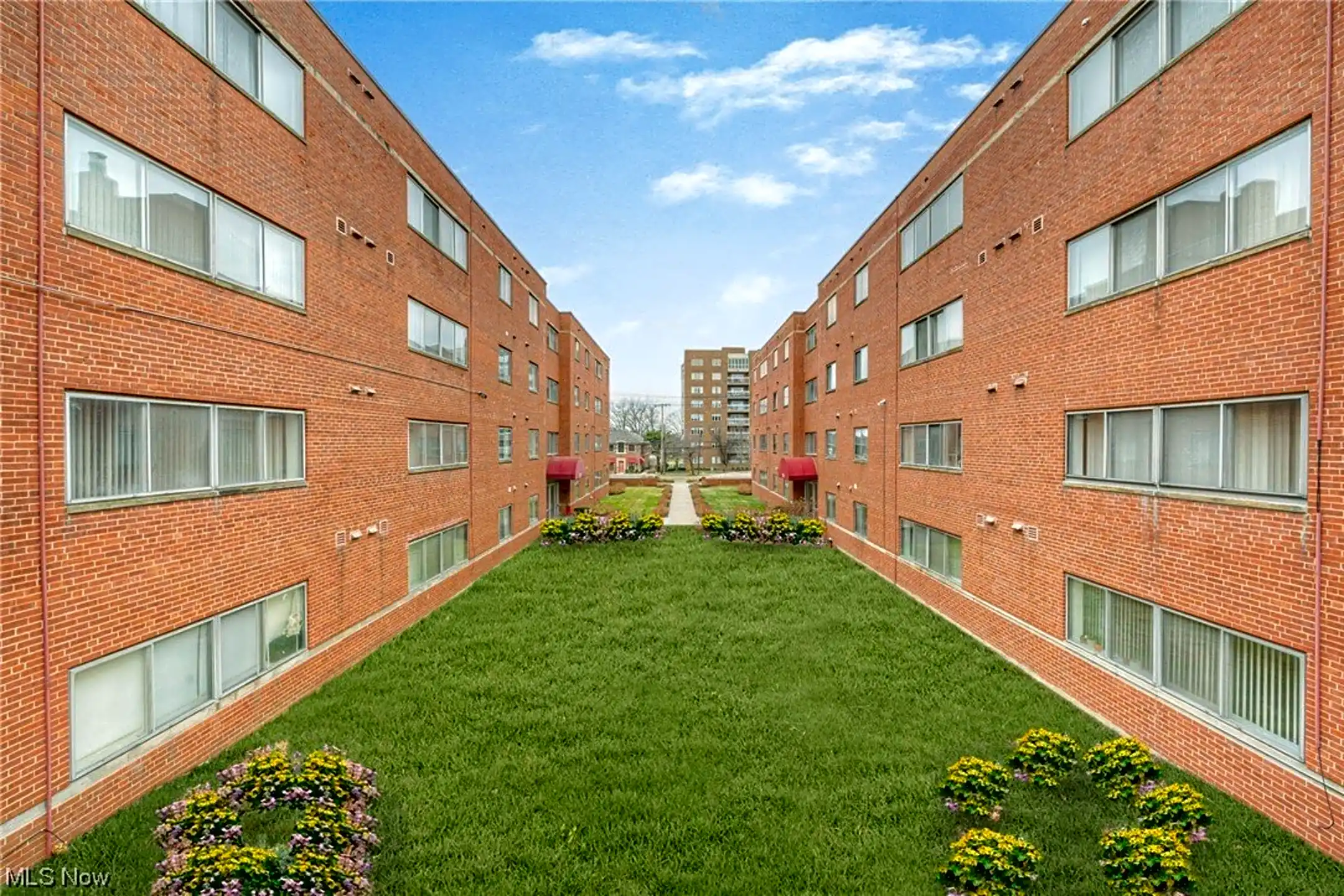 3341 Warrensville Center Rd 2BR Shaker Heights, OH Apartments for