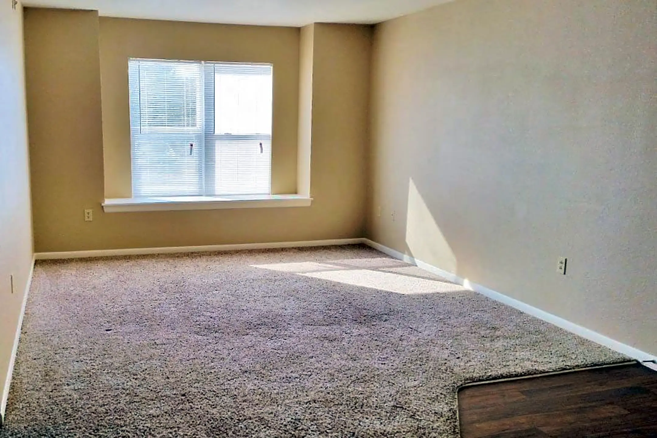 Paola Sundance Apartments Apartments Paola, KS 66071