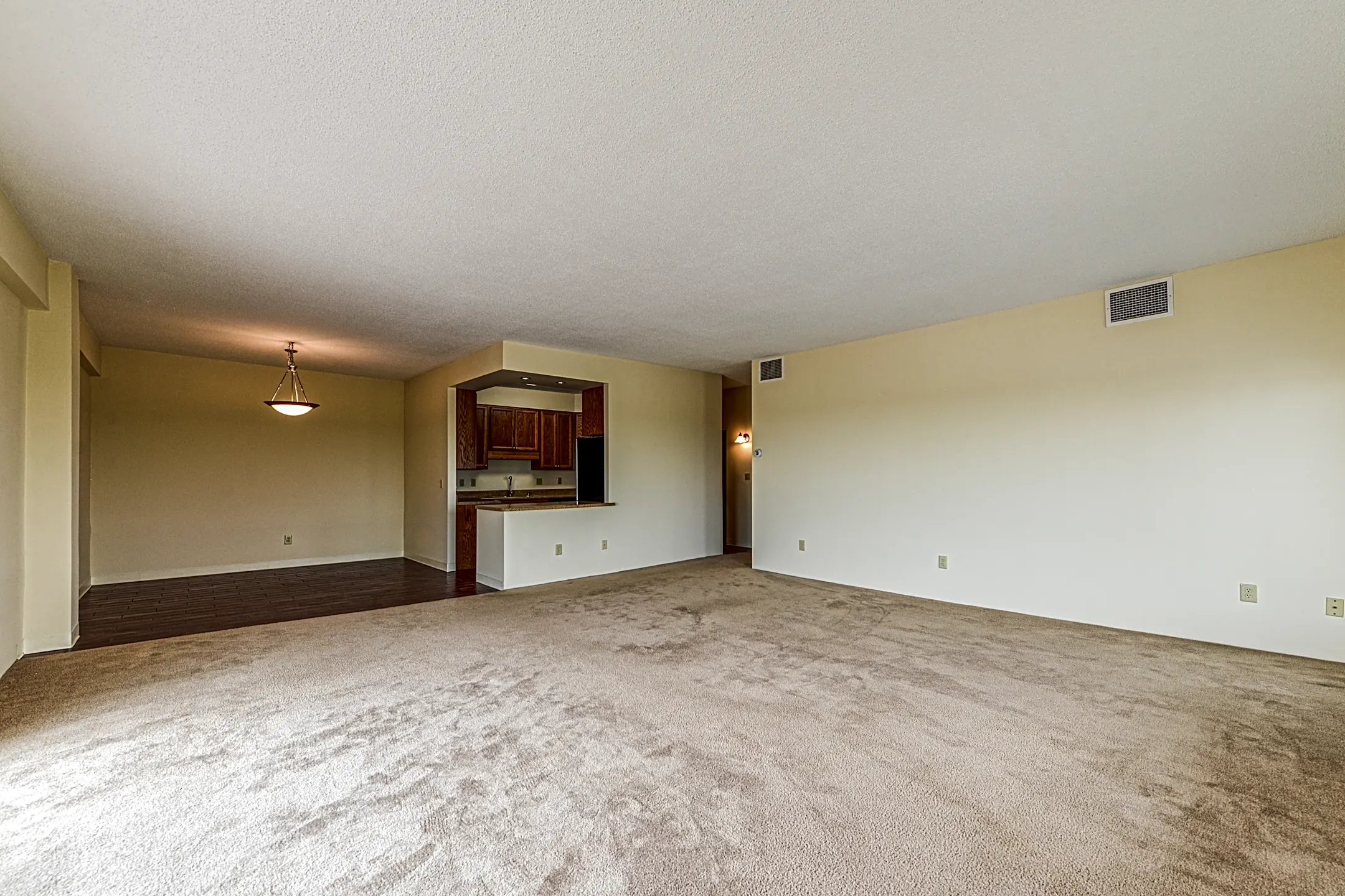 Governor's Manor Apartments 2100 E High St Springfield, OH