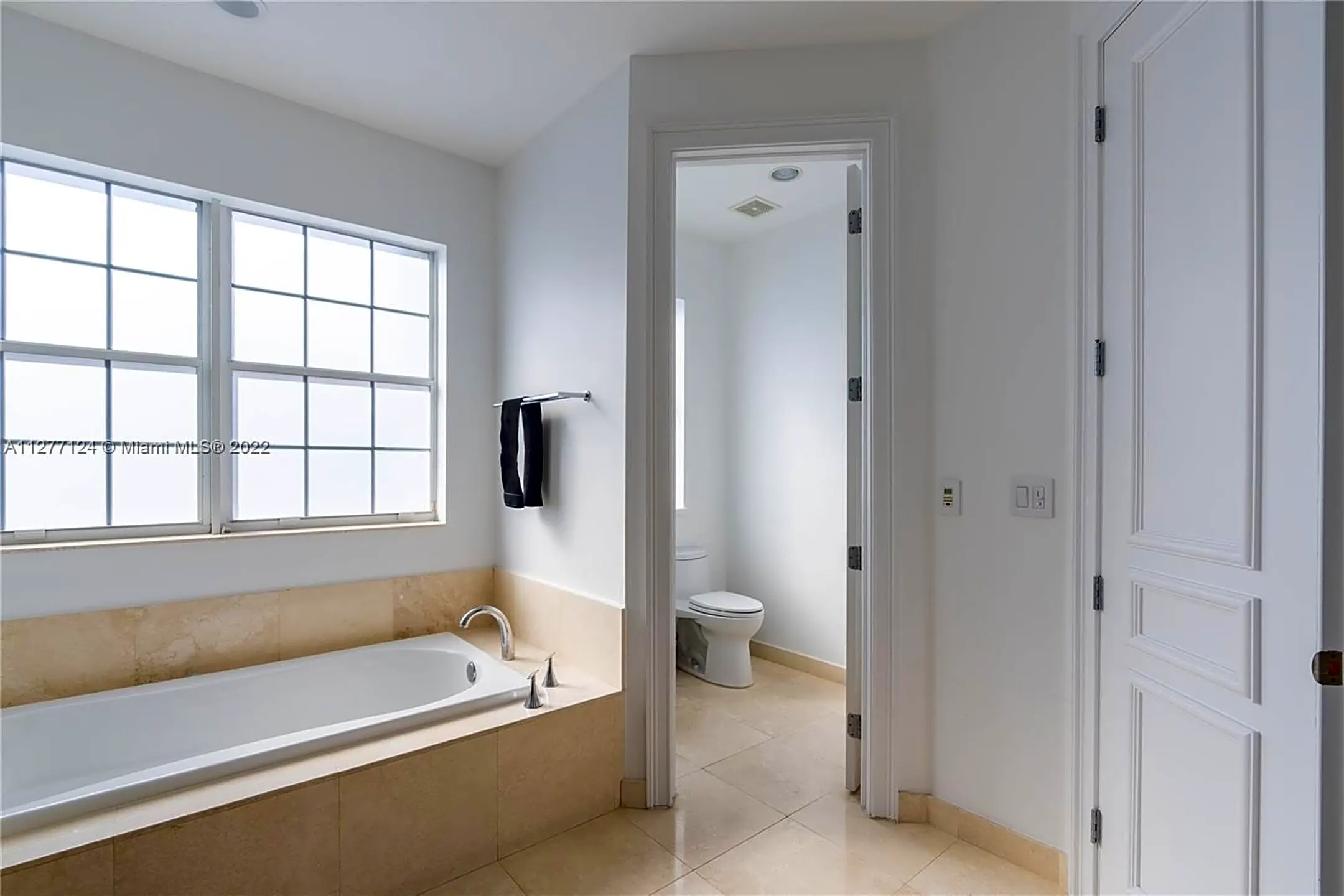 Bathroom - 231 Atlantic Isle - Sunny Isles Beach, FL