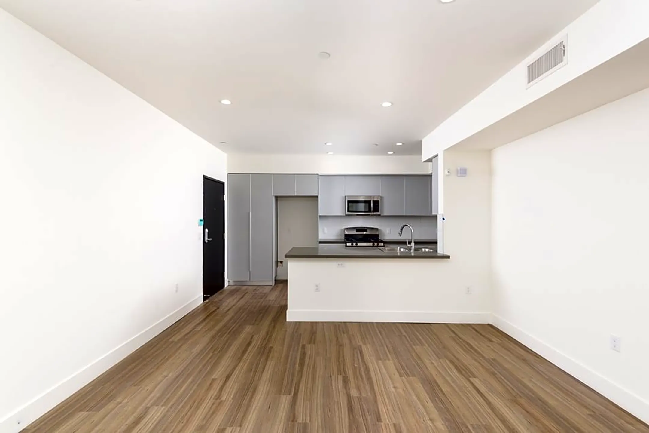 Colby at Ohio 1515 Colby Ave Los Angeles, CA Apartments for Rent