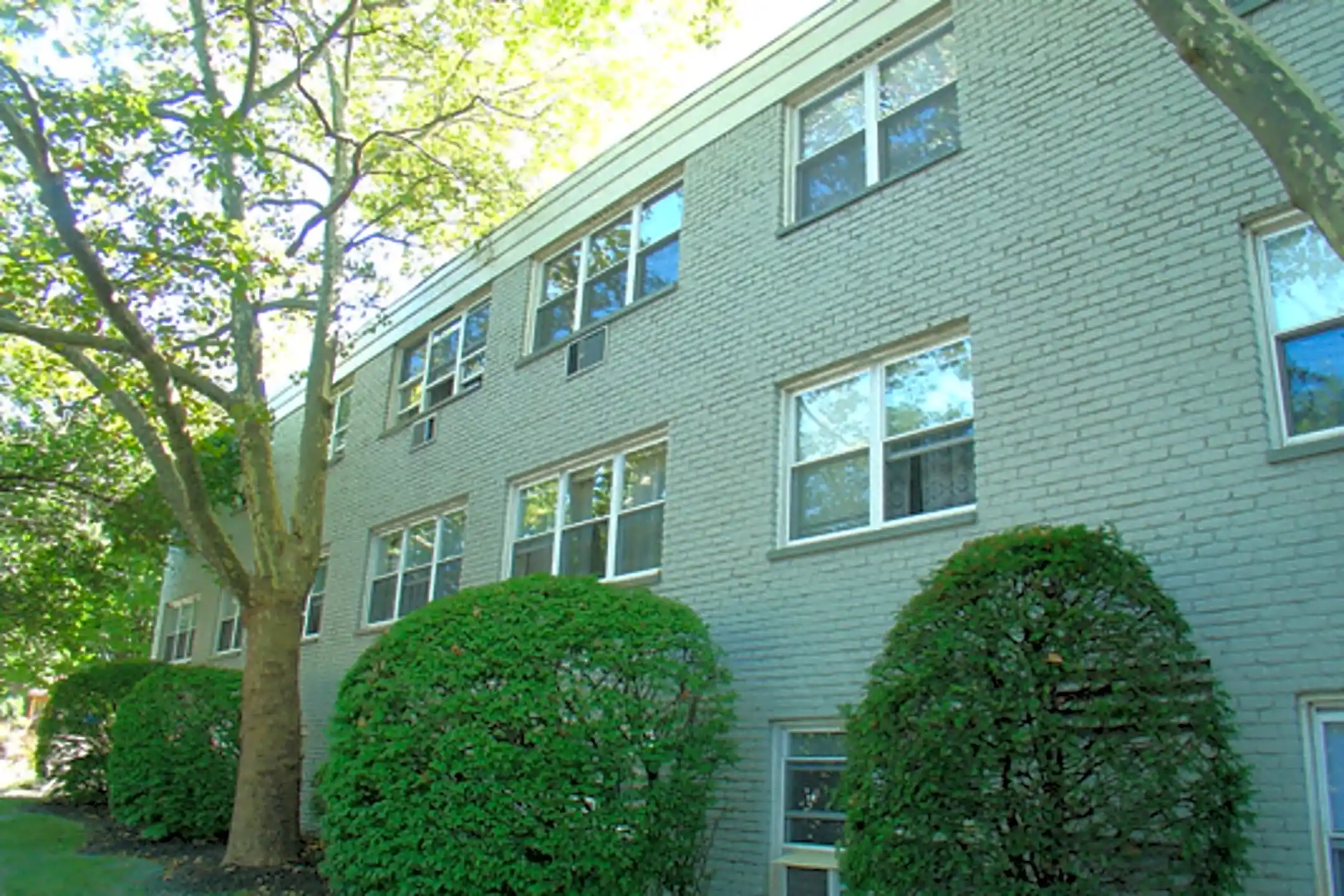 Highland Living LLC 2 Woodbridge Ave Highland Park, NJ Apartments