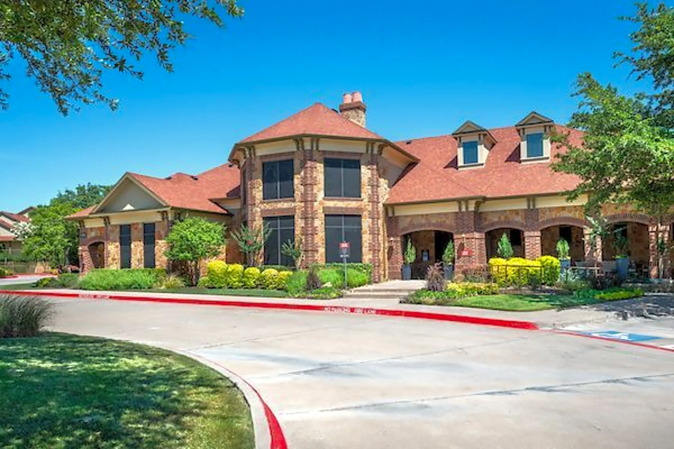 Estates at Team Ranch 8889 Cook Ranch Rd Benbrook, TX Apartments