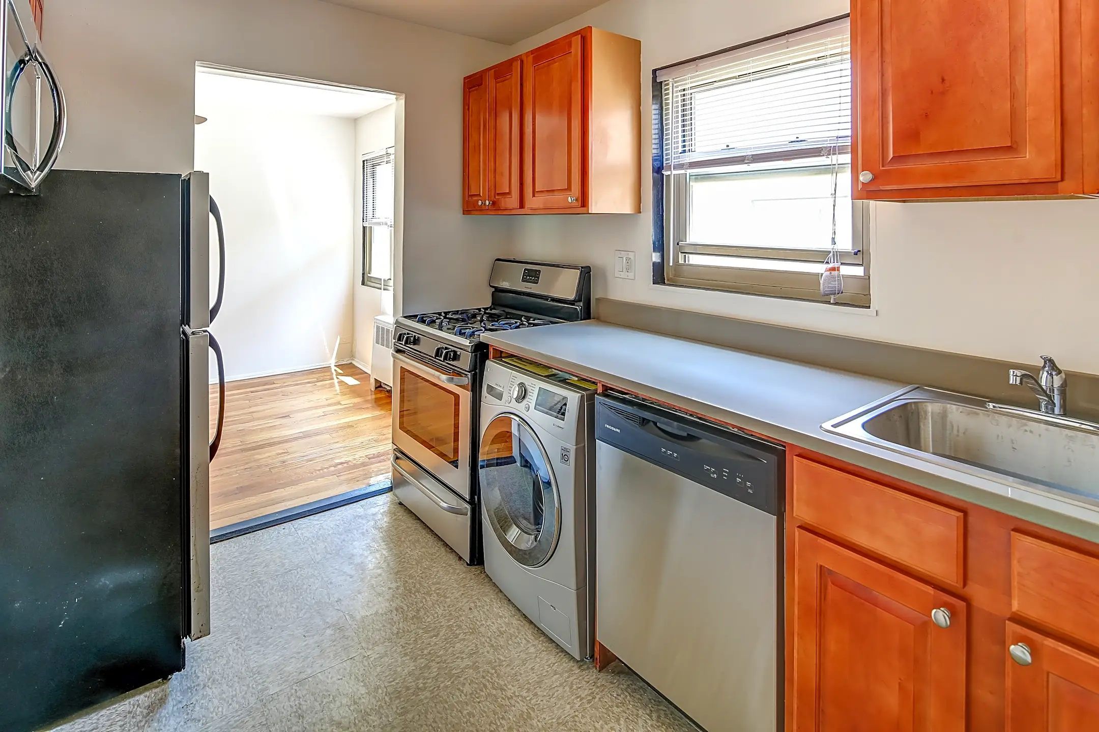 817 Seward Apartments 817 Seward St Evanston, IL Apartments for