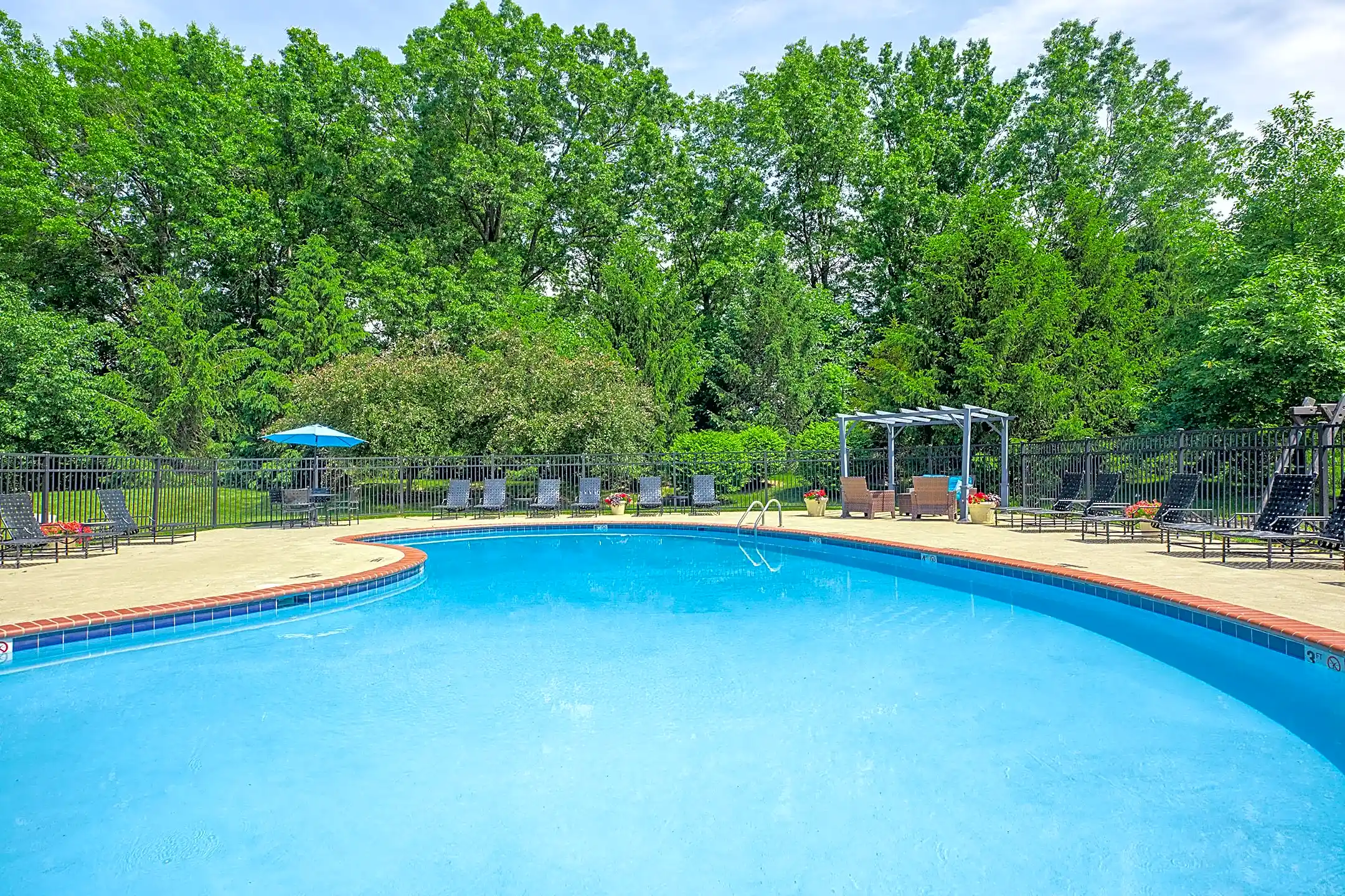 Somerset Apartments Avon Lake, OH 44012