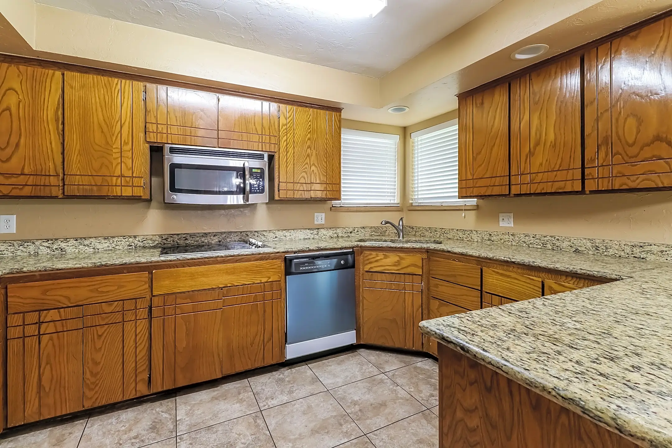 Kitchen - 11600 Rocky Way - Oklahoma City, OK