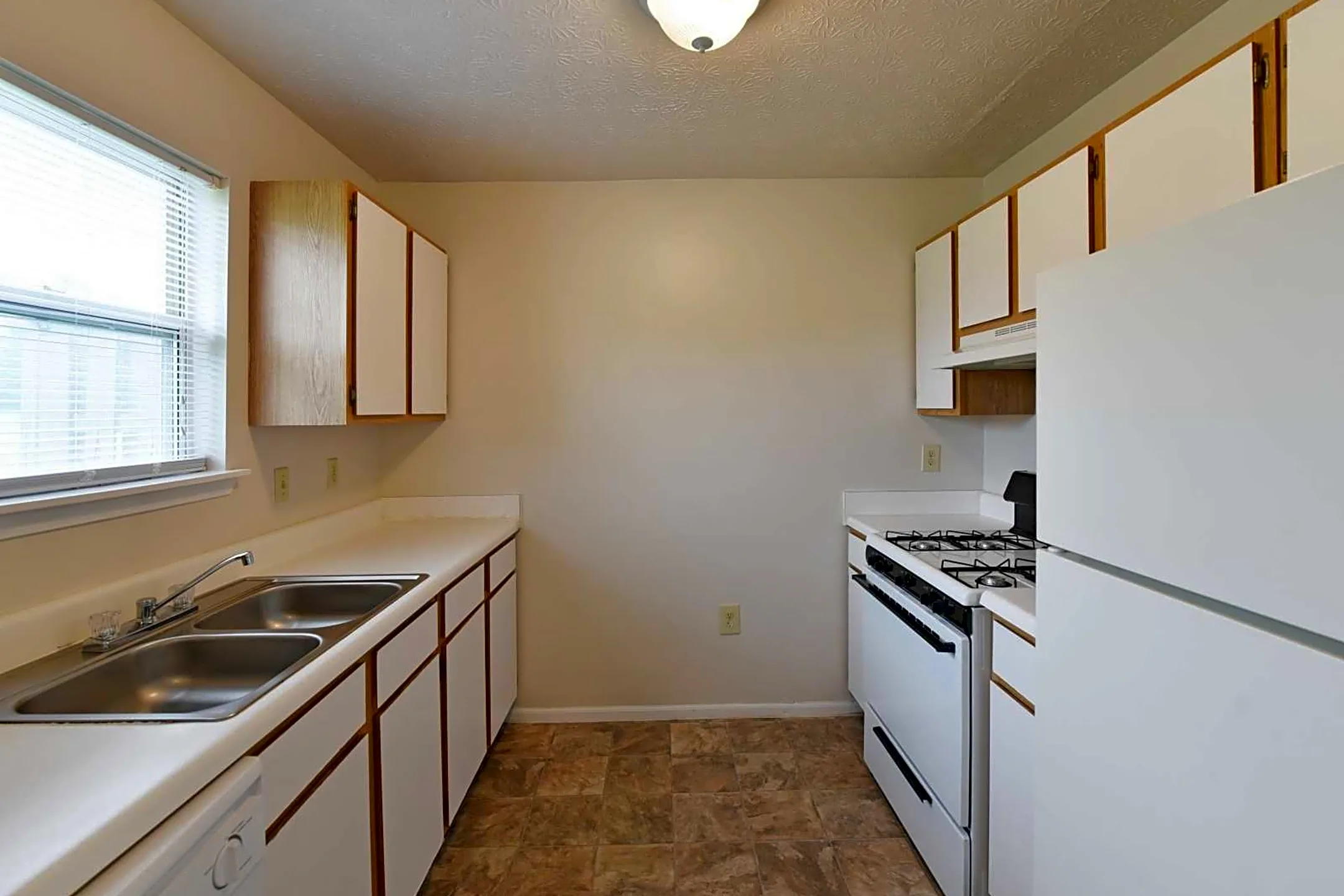 Kitchen - Bayberry Cove - Bellbrook, OH